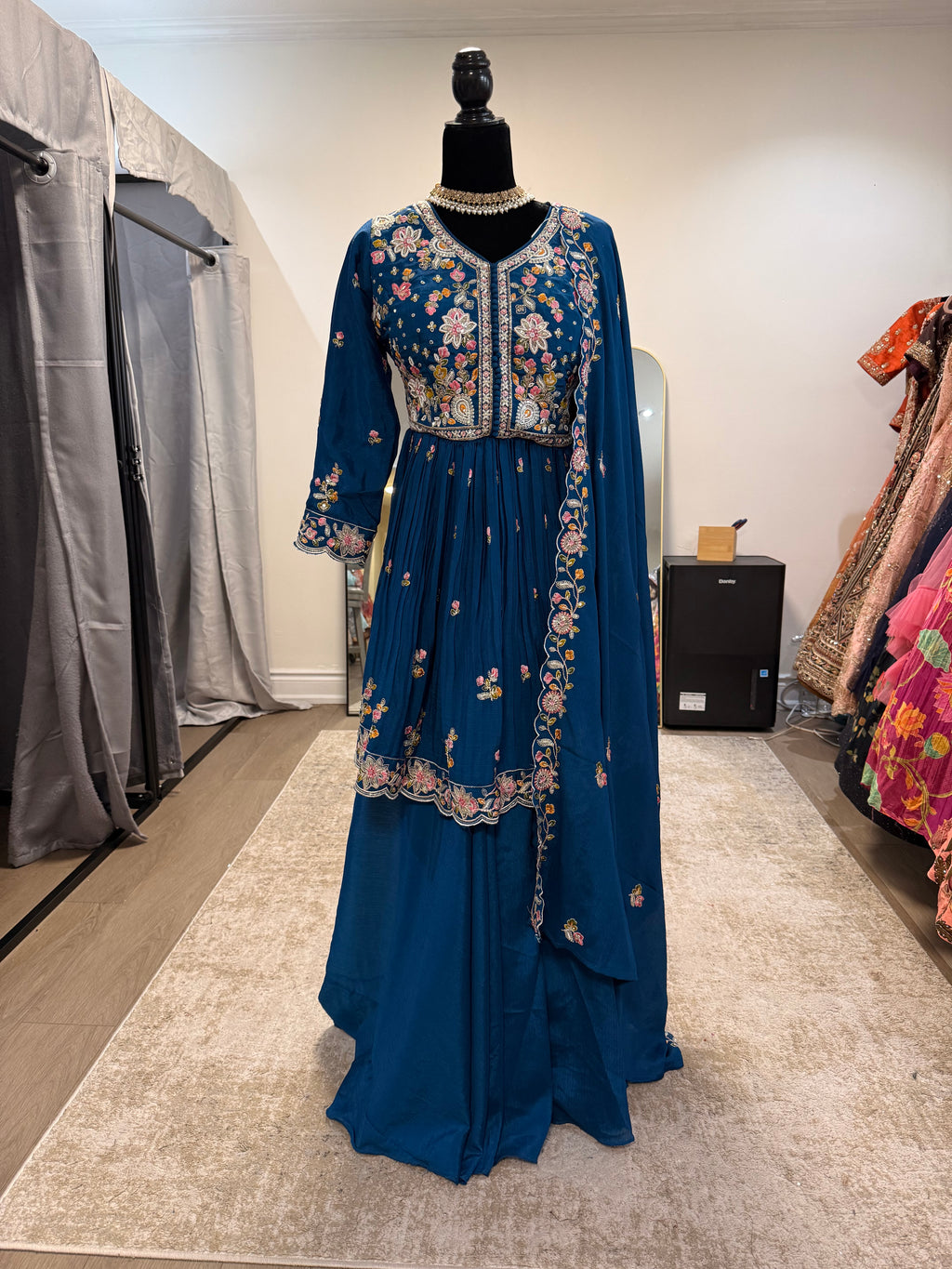Embroidered suit – Kanada Kulture