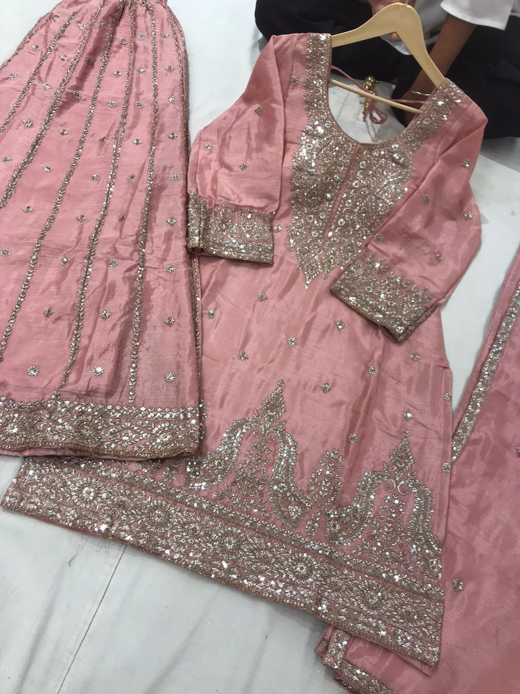 Embroidered suit Kanada Kulture