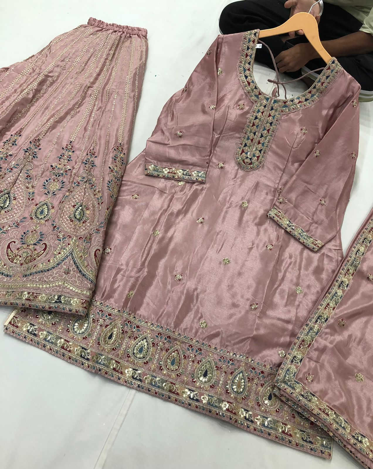 Size 52/54 Embroidered palzoo Suit – Kanada Kulture