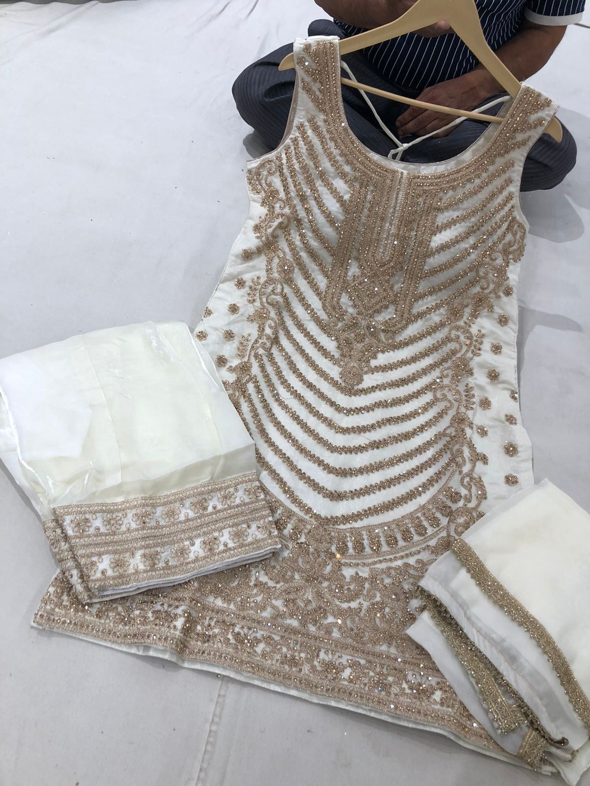 Embroidered suit farshi salwar Kanada Kulture