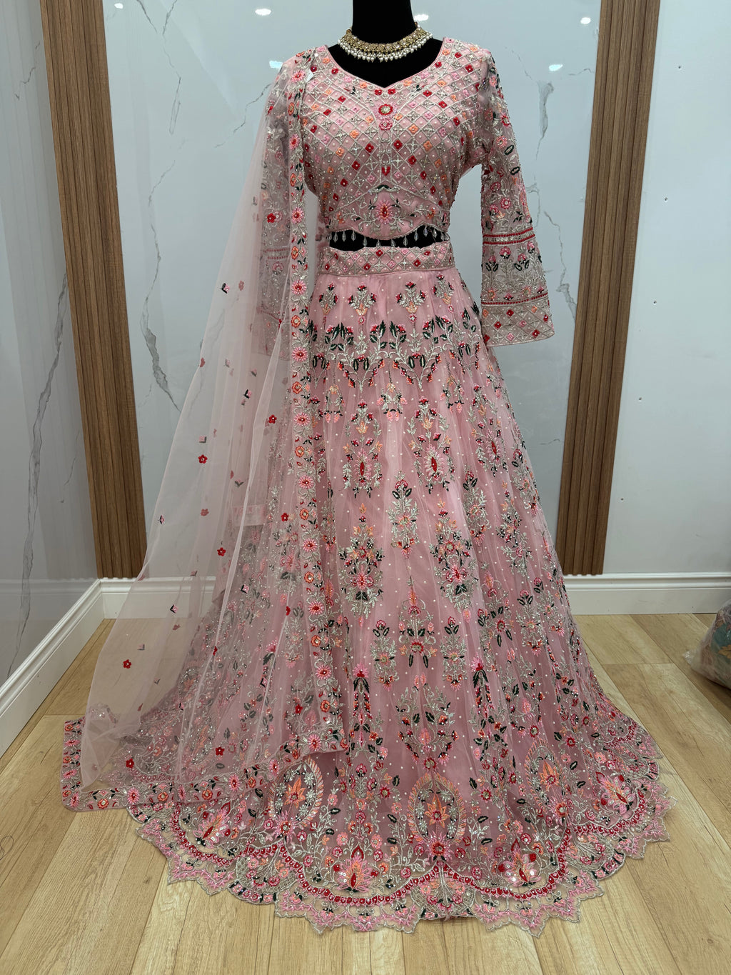Beautiful wedding Wear Lehenga Choli