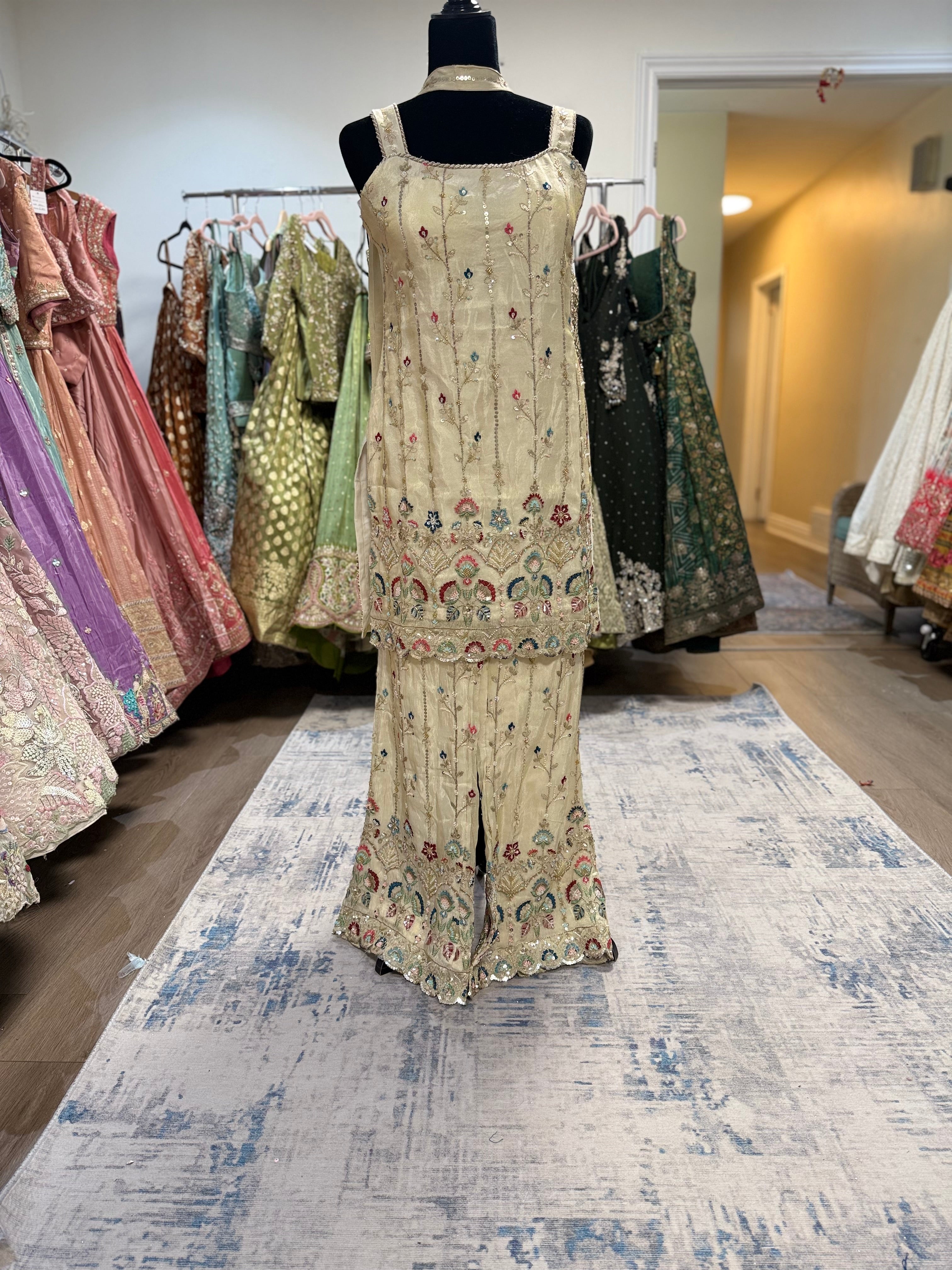 Embroidered suit – Kanada Kulture