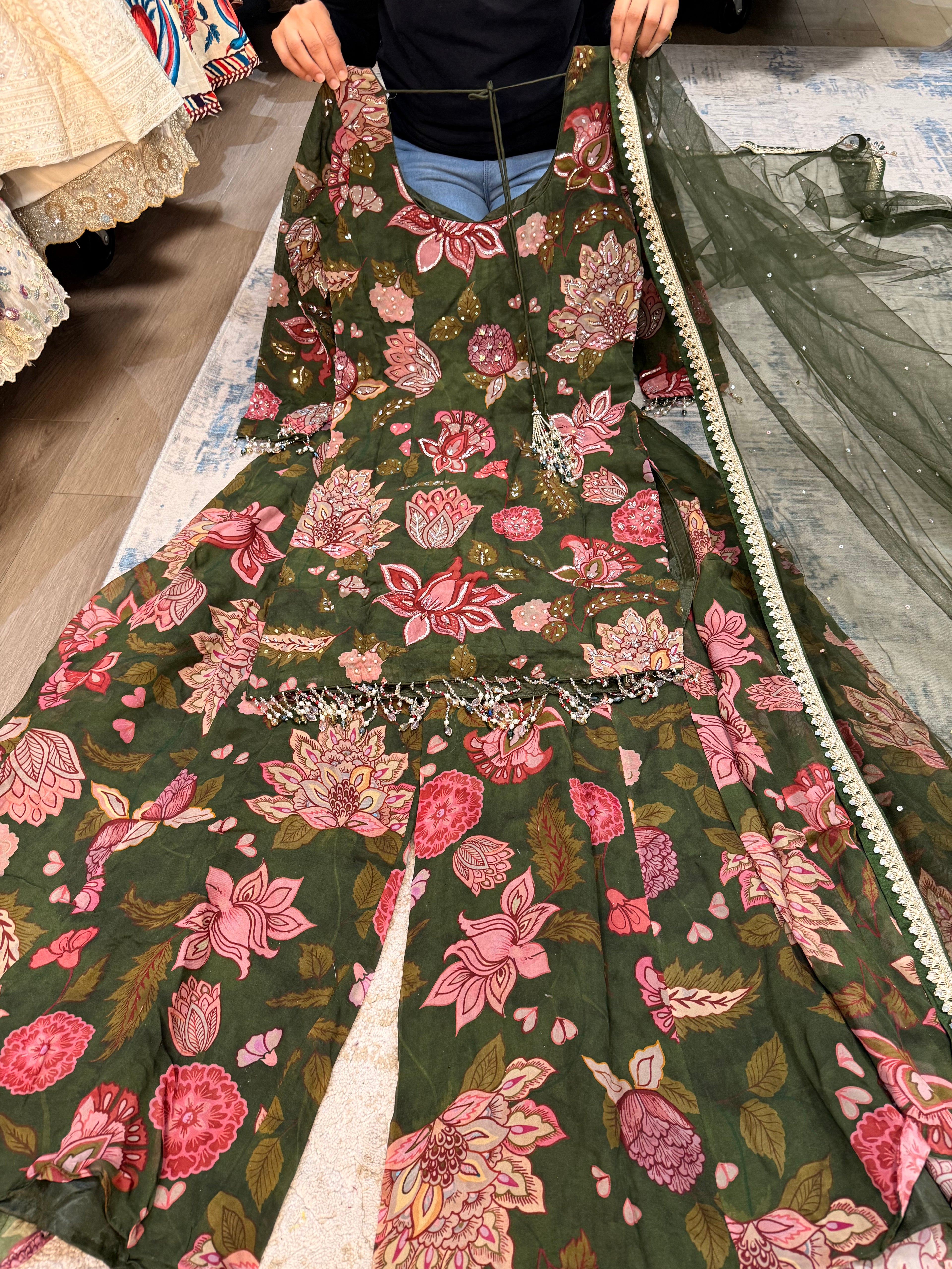 Embroidered suit – Kanada Kulture