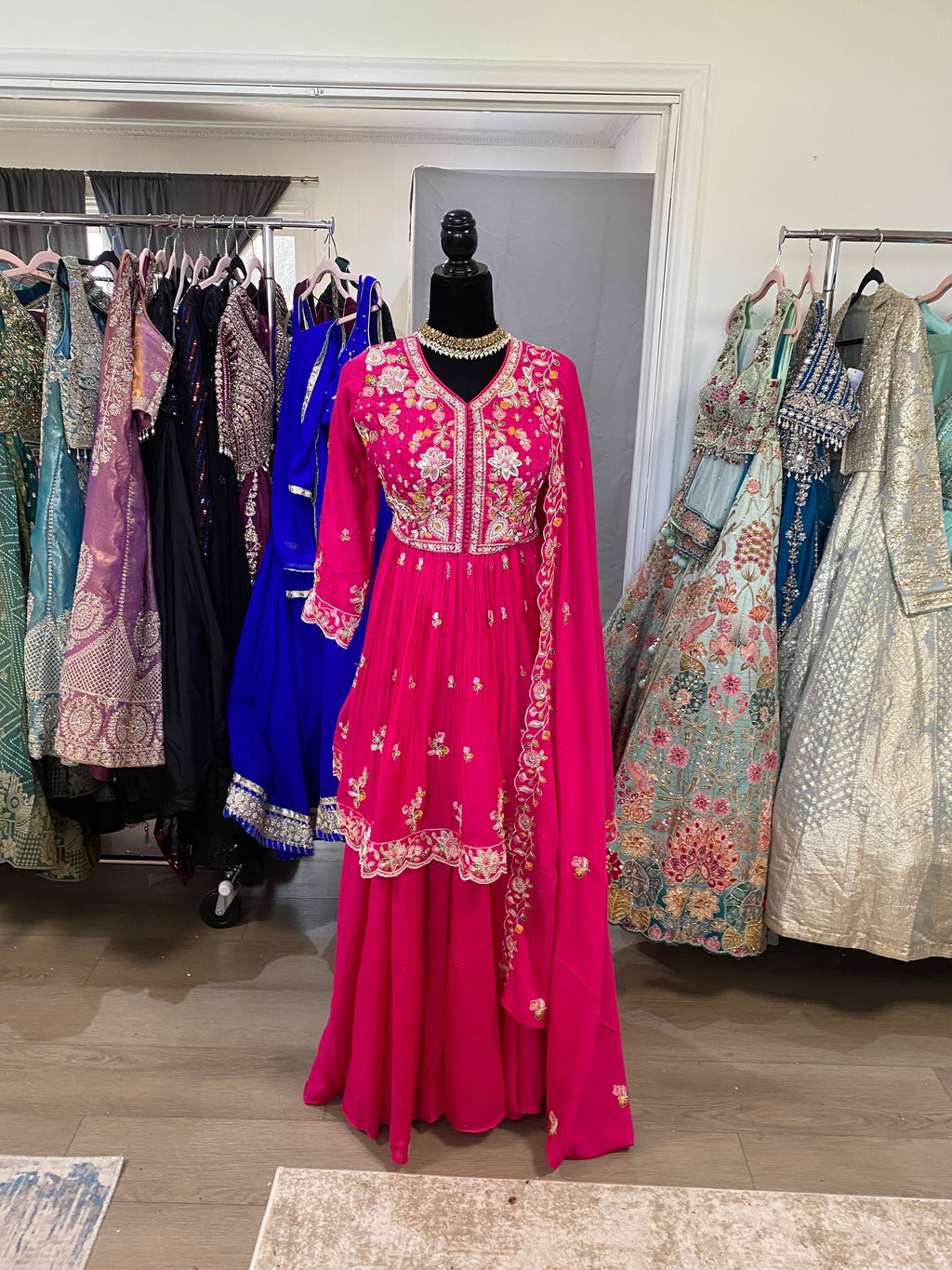 Embroidered suit Kanada Kulture