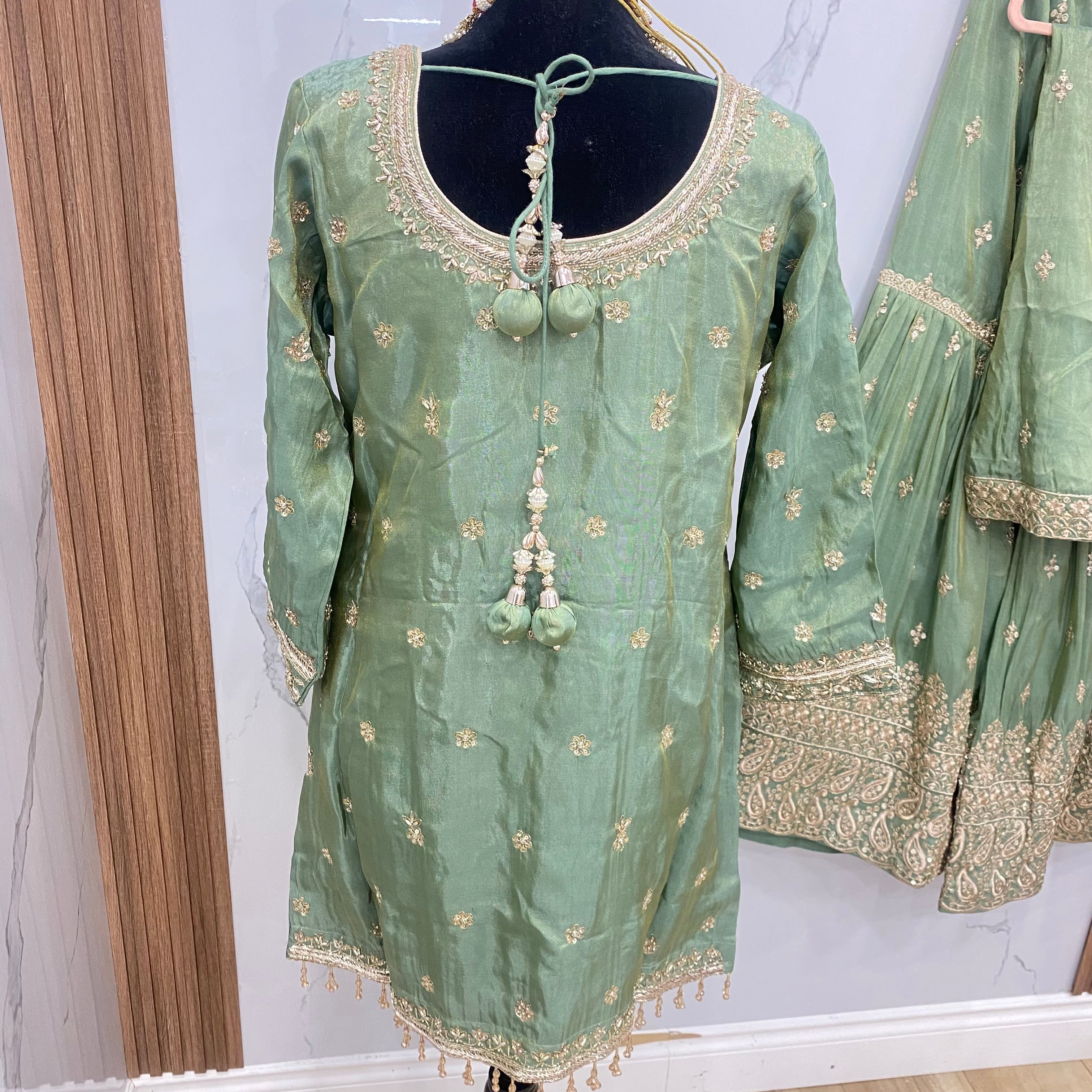Size 44 Embroidered gharara Suit – Kanada Kulture