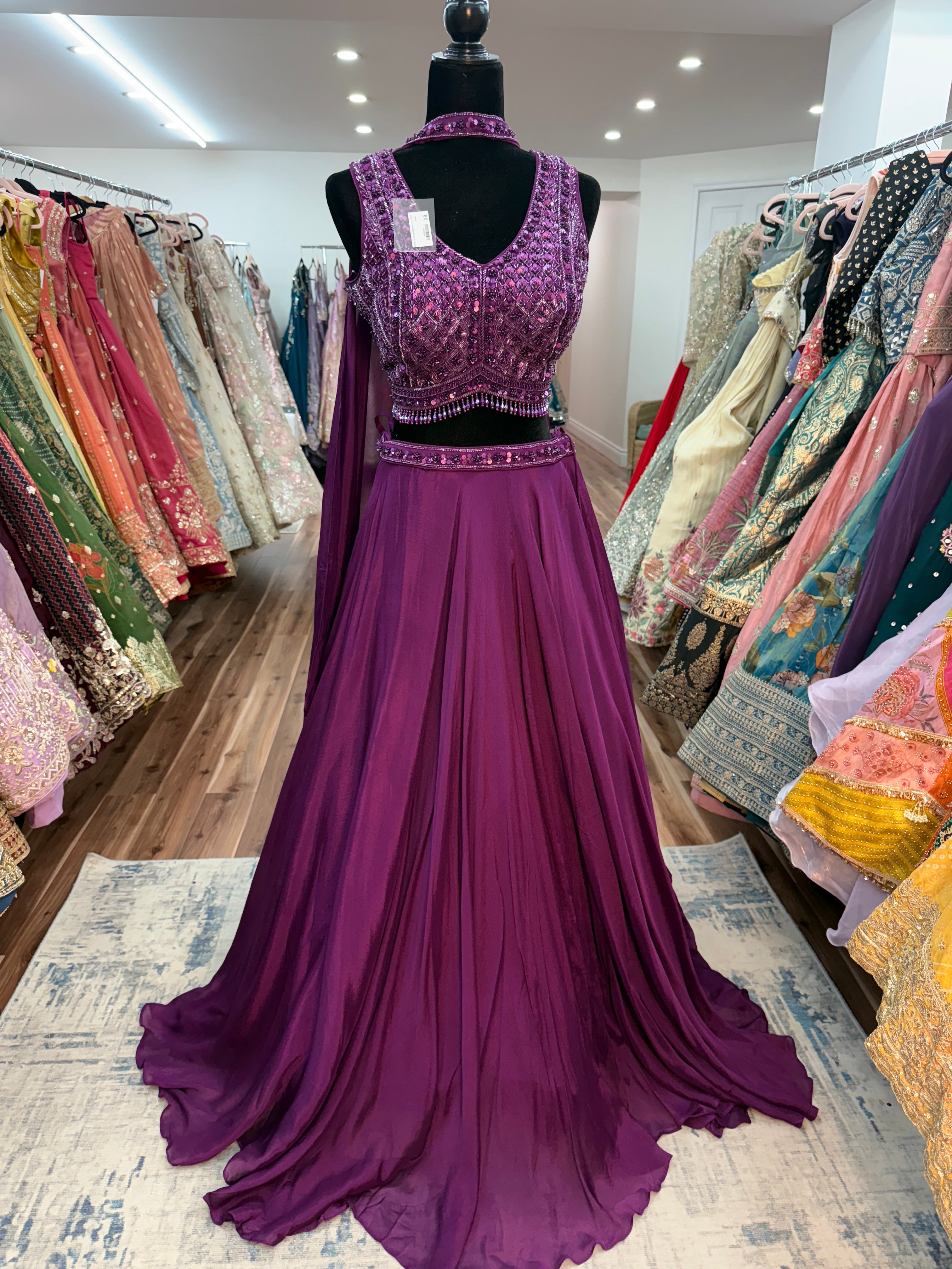 Girlish heavy top with plain skirt