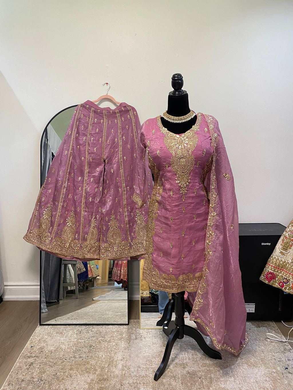 Embroidered suit – Kanada Kulture