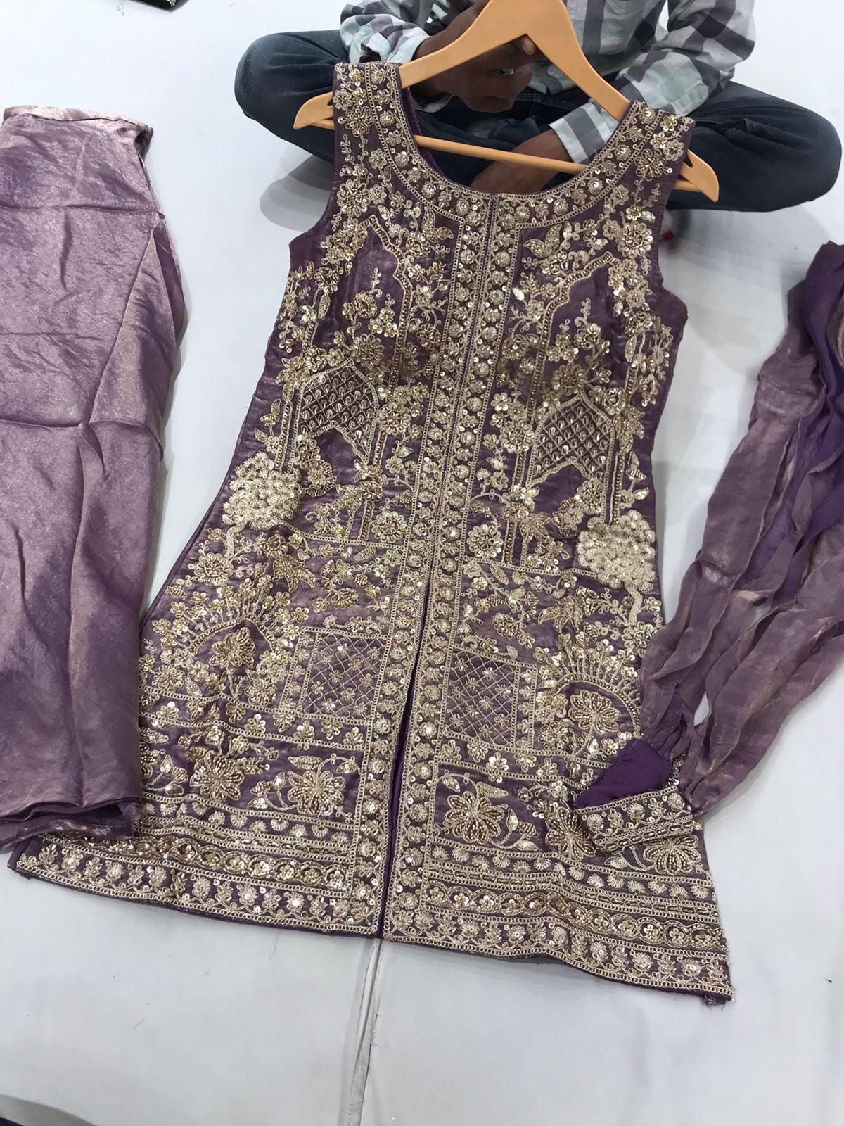 Embroidered suit – Kanada Kulture