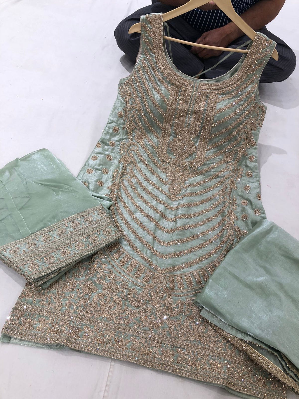 Embroidered suit farshi salwar Kanada Kulture