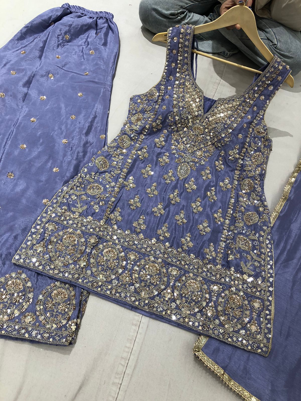 Embroidered suit – Kanada Kulture