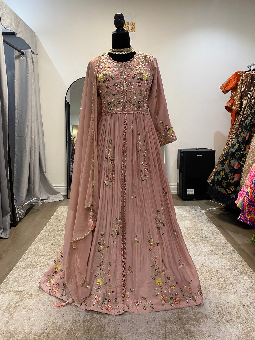 Center cut Embroidered suit – Kanada Kulture