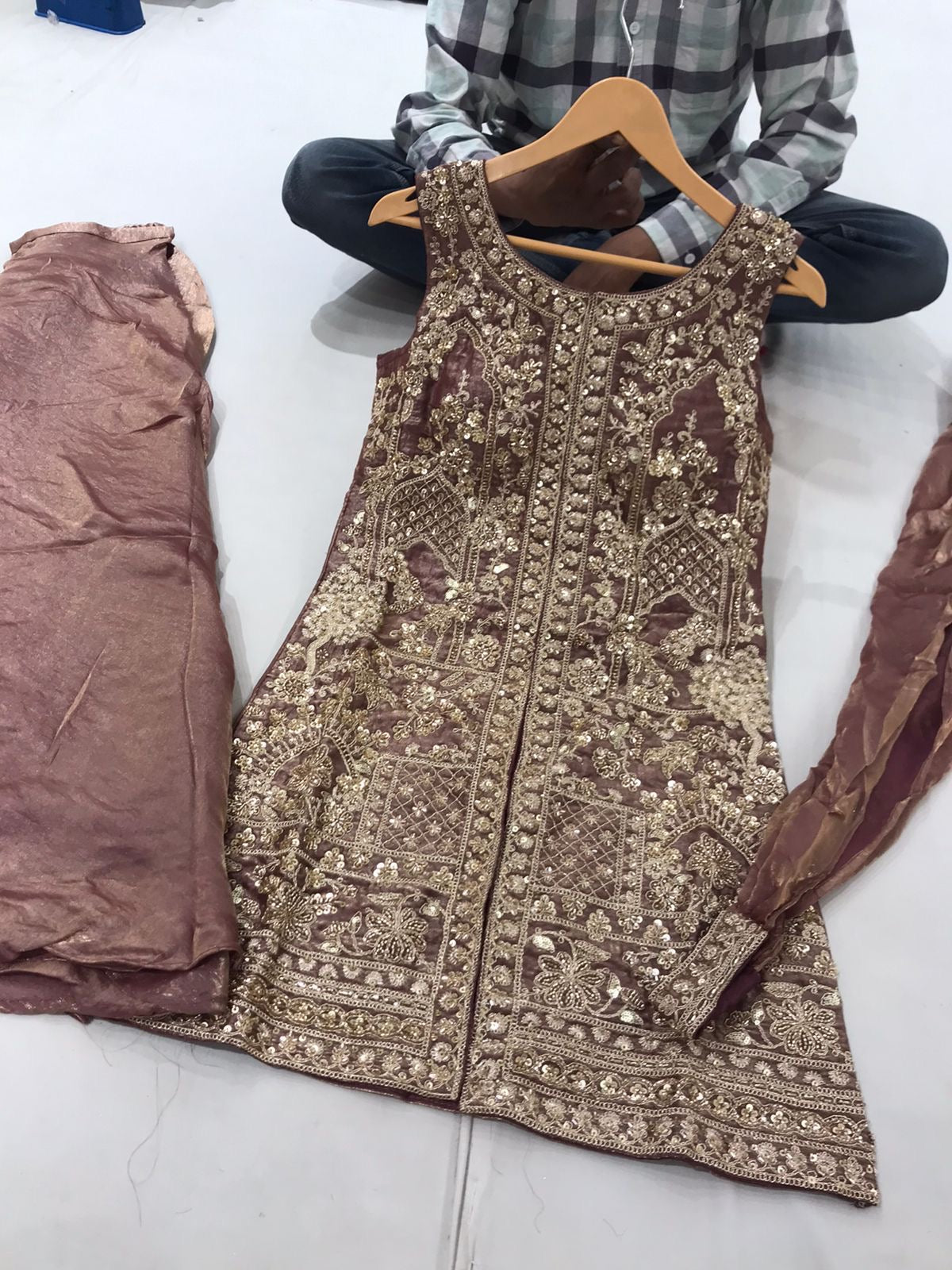 Embroidered suit – Kanada Kulture