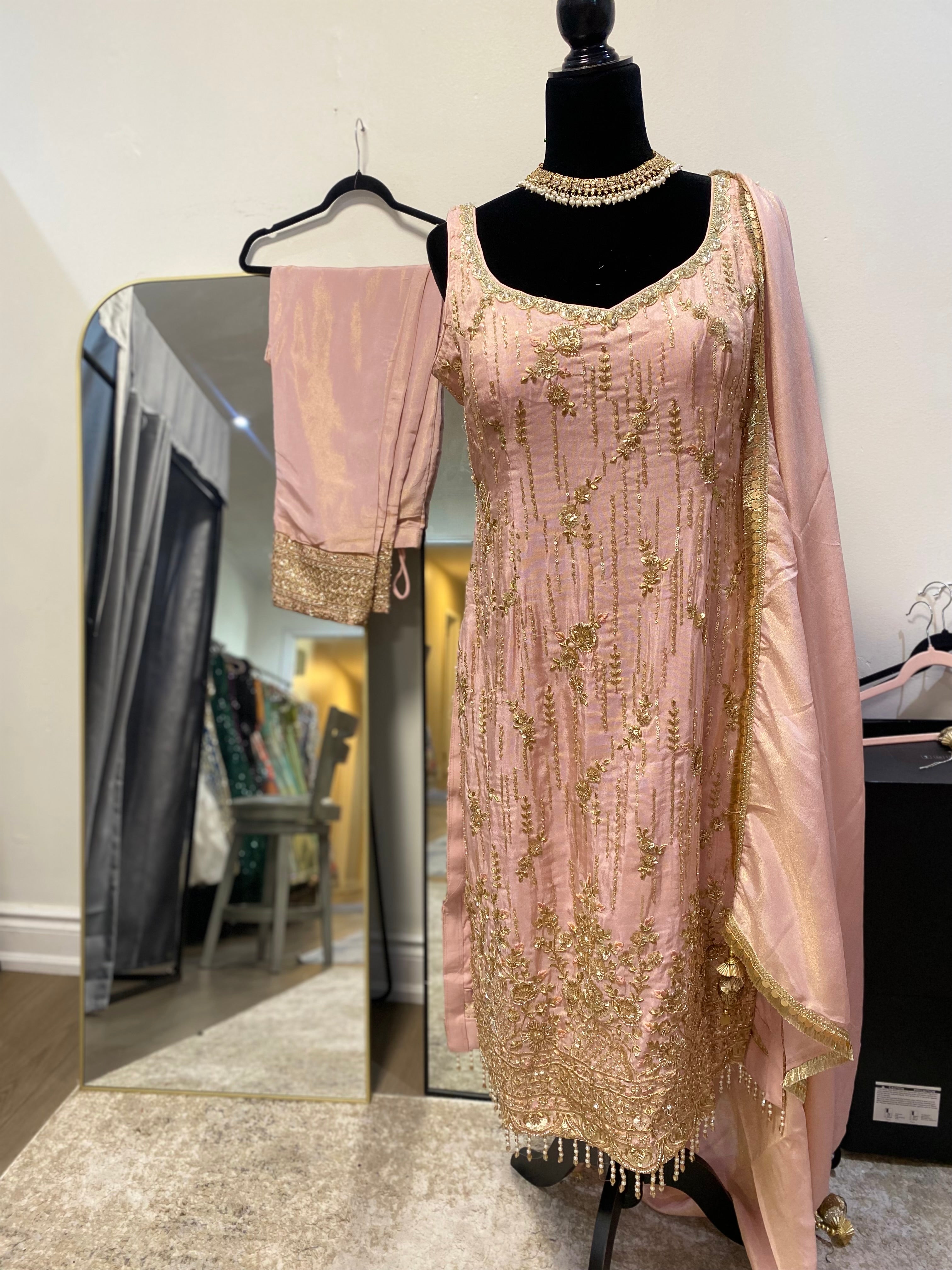Embroidered pant suit