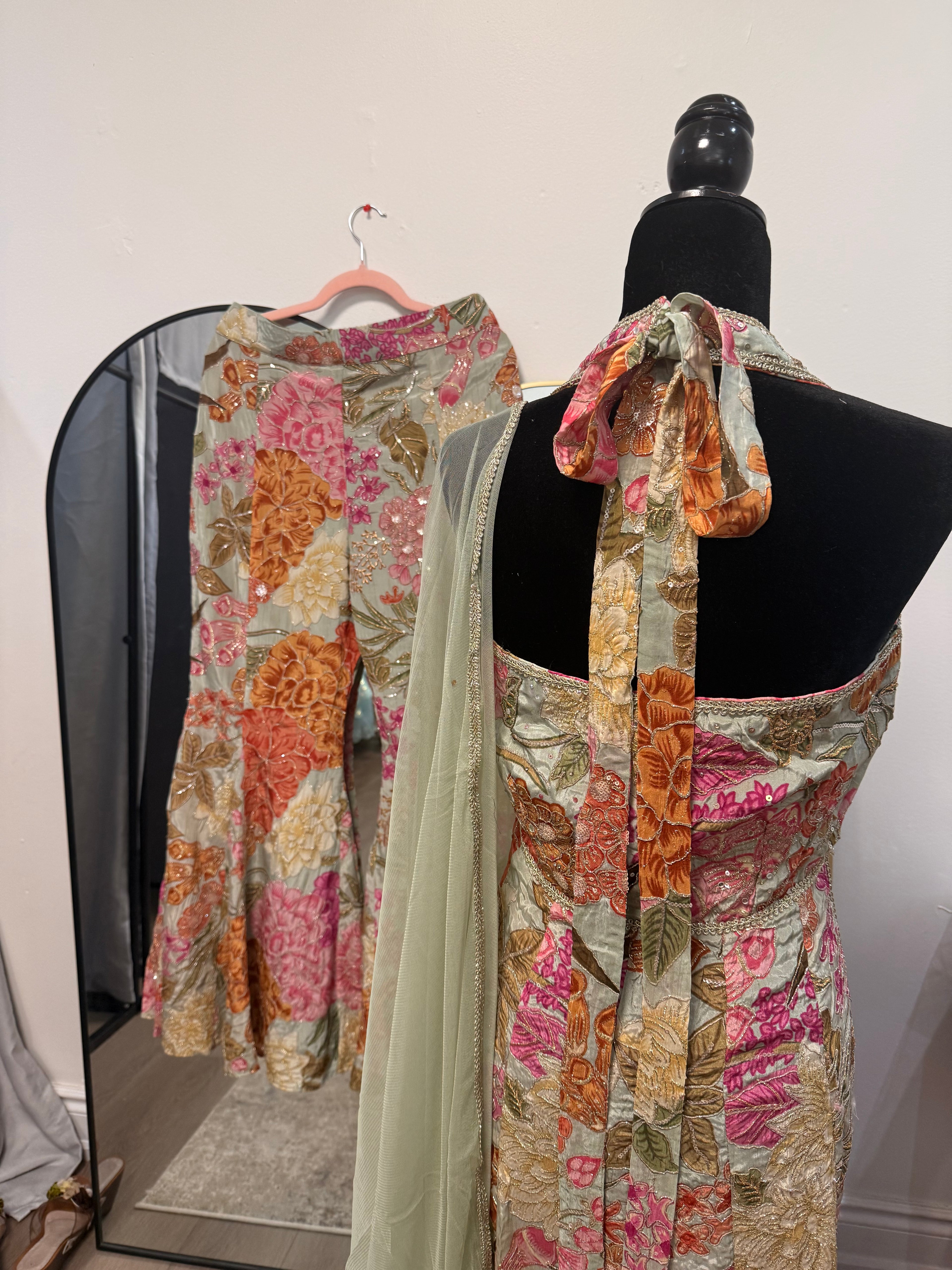 Nyra cut halter neck floral suit – Kanada Kulture