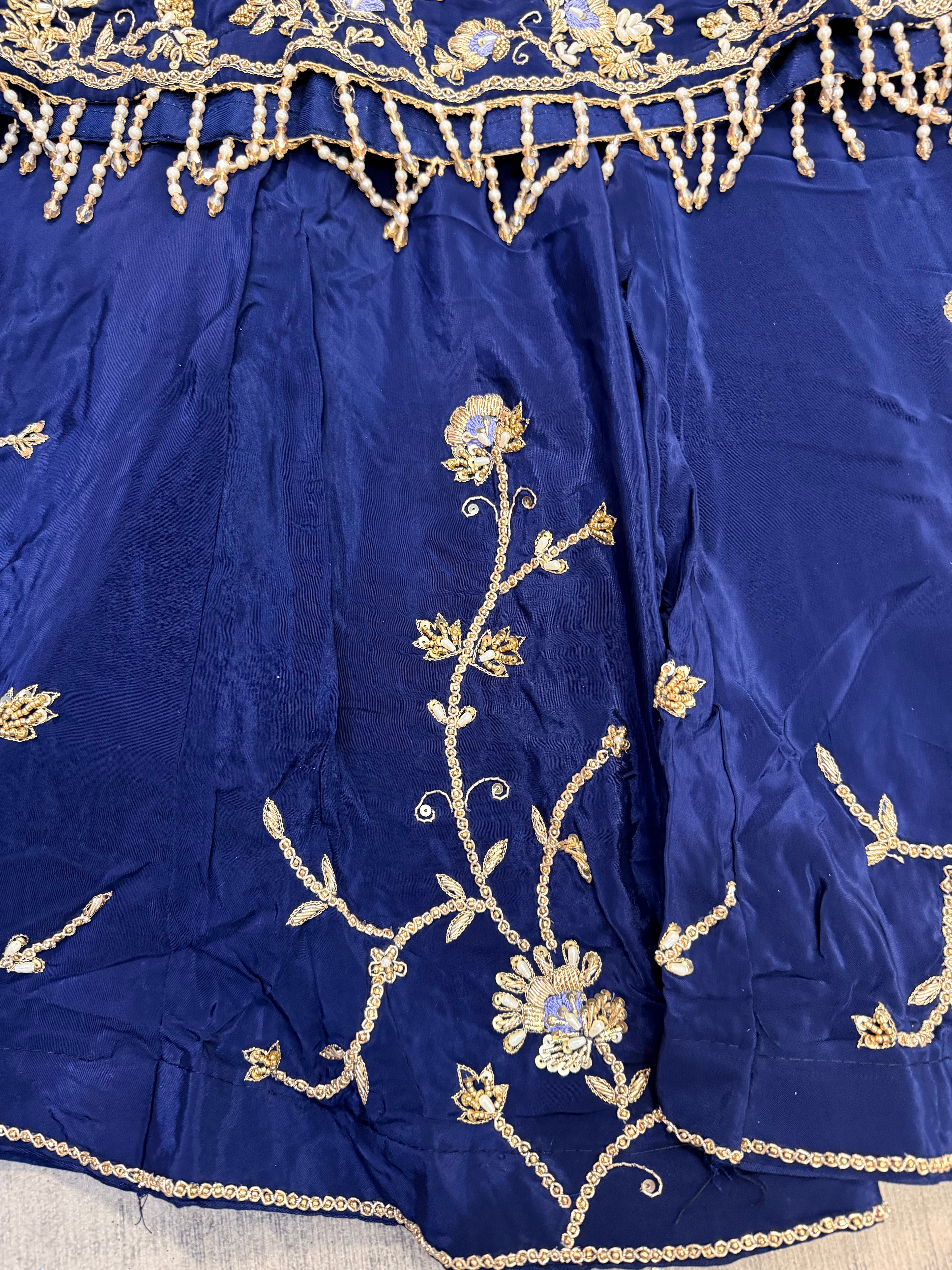 Size 48 Embroidered suit – Kanada Kulture