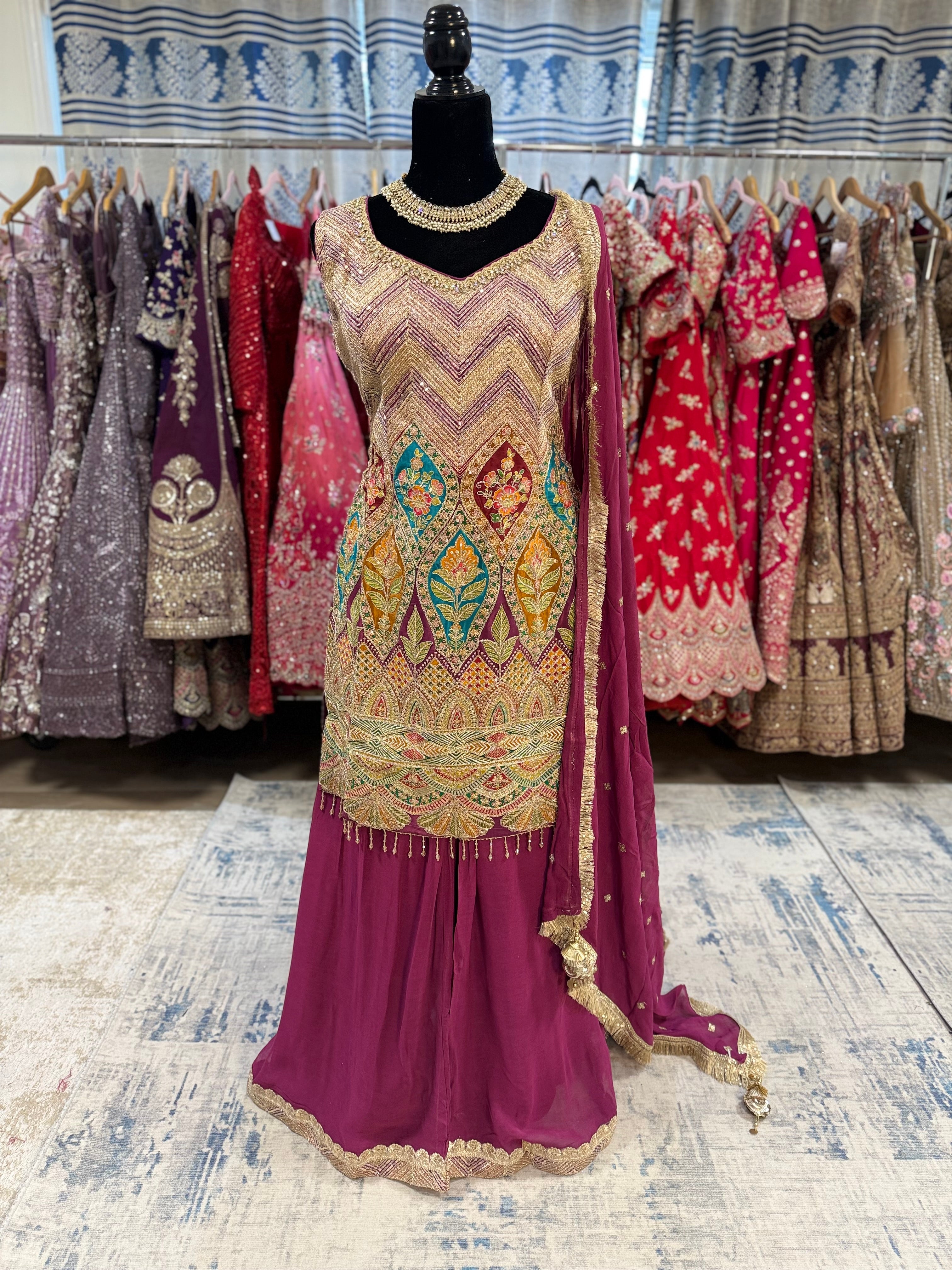 Size 44 Embroidered suit – Kanada Kulture