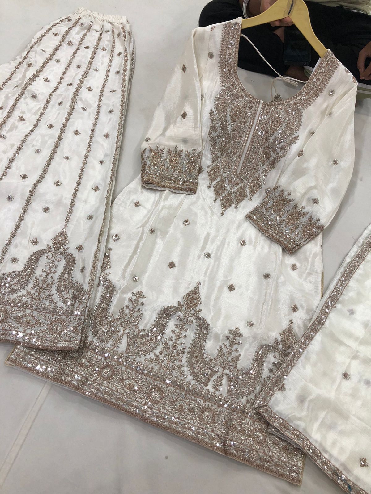 Size 44 Embroidered palzoo Suit – Kanada Kulture