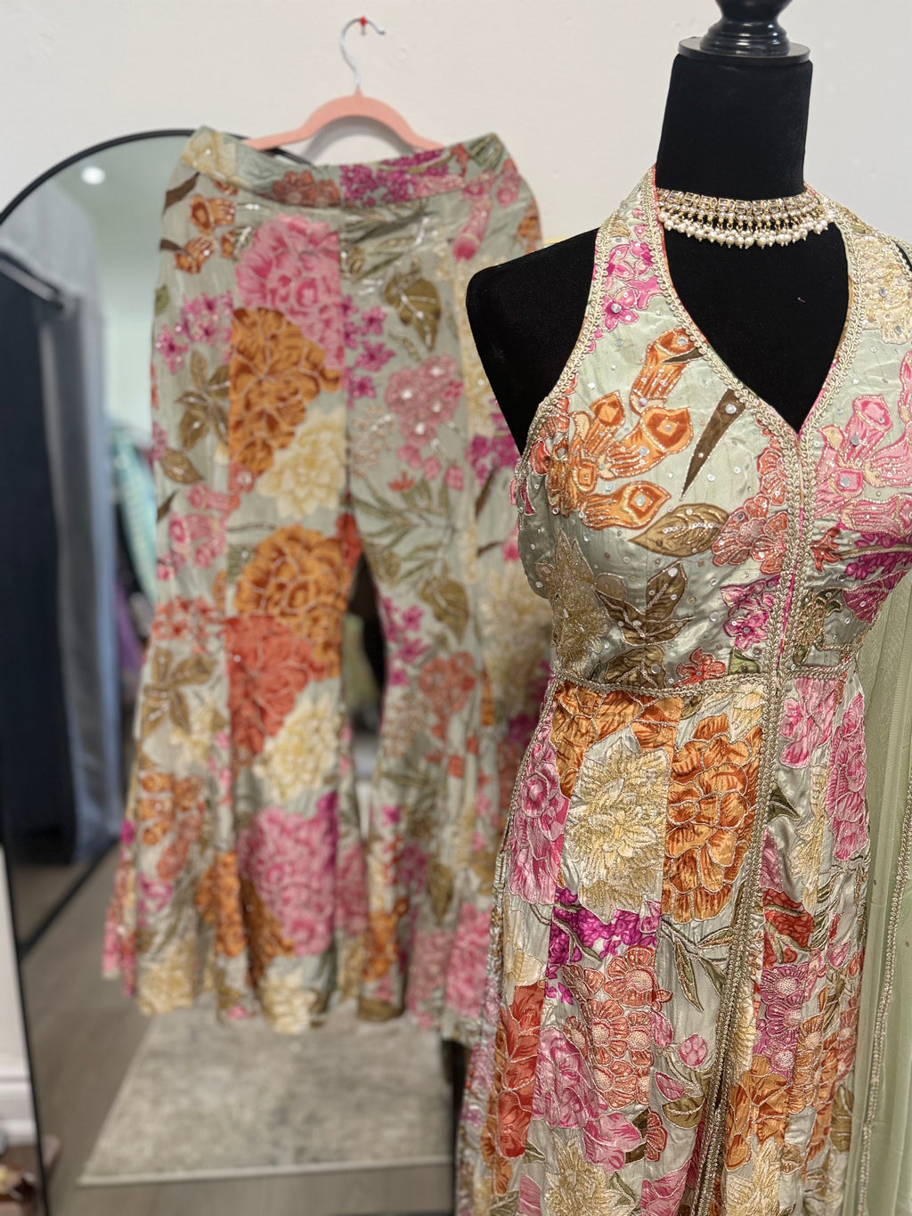 Nyra cut halter neck floral suit – Kanada Kulture
