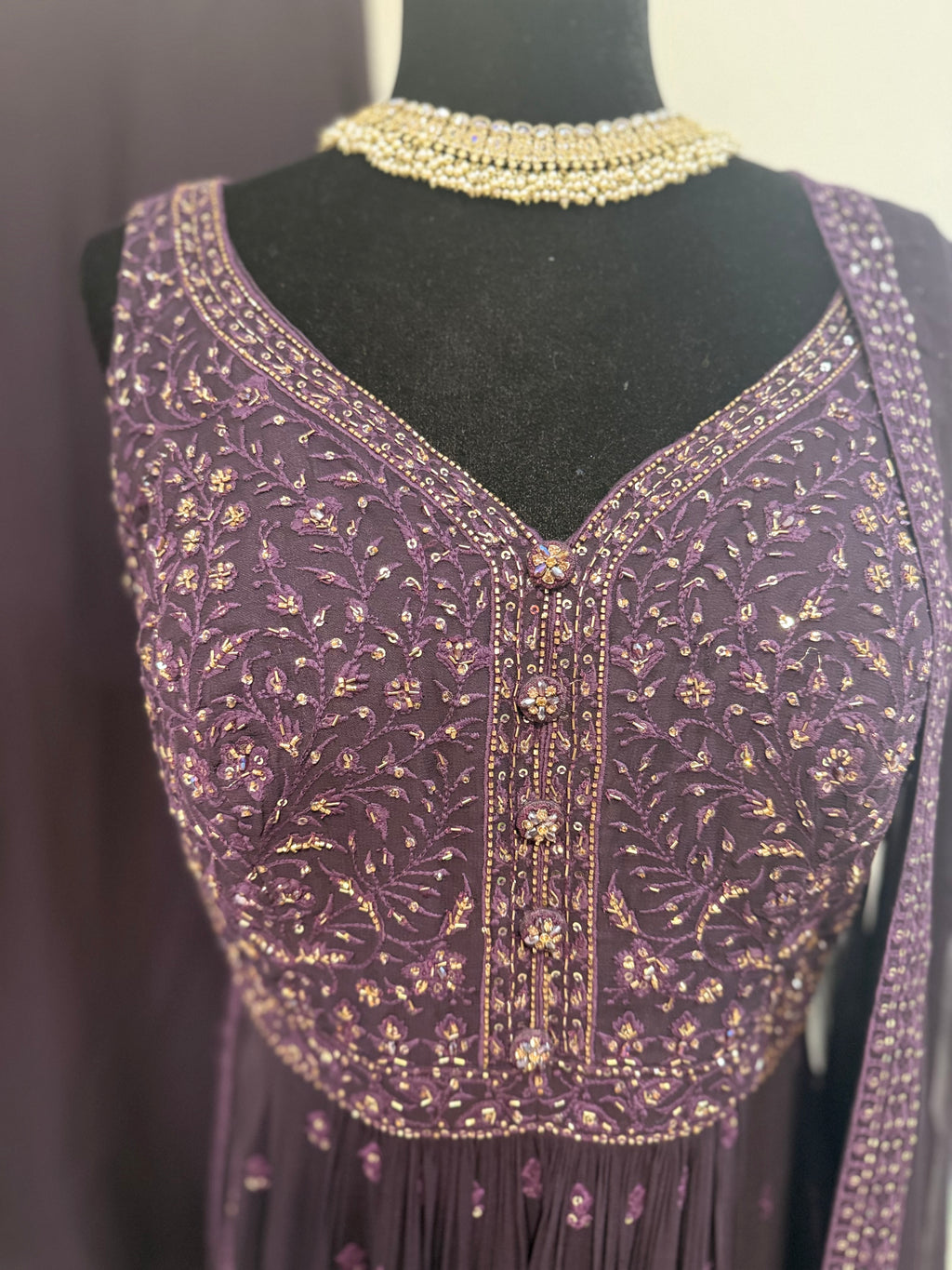 Nyra cut resham thread Embroidered suit – Kanada Kulture