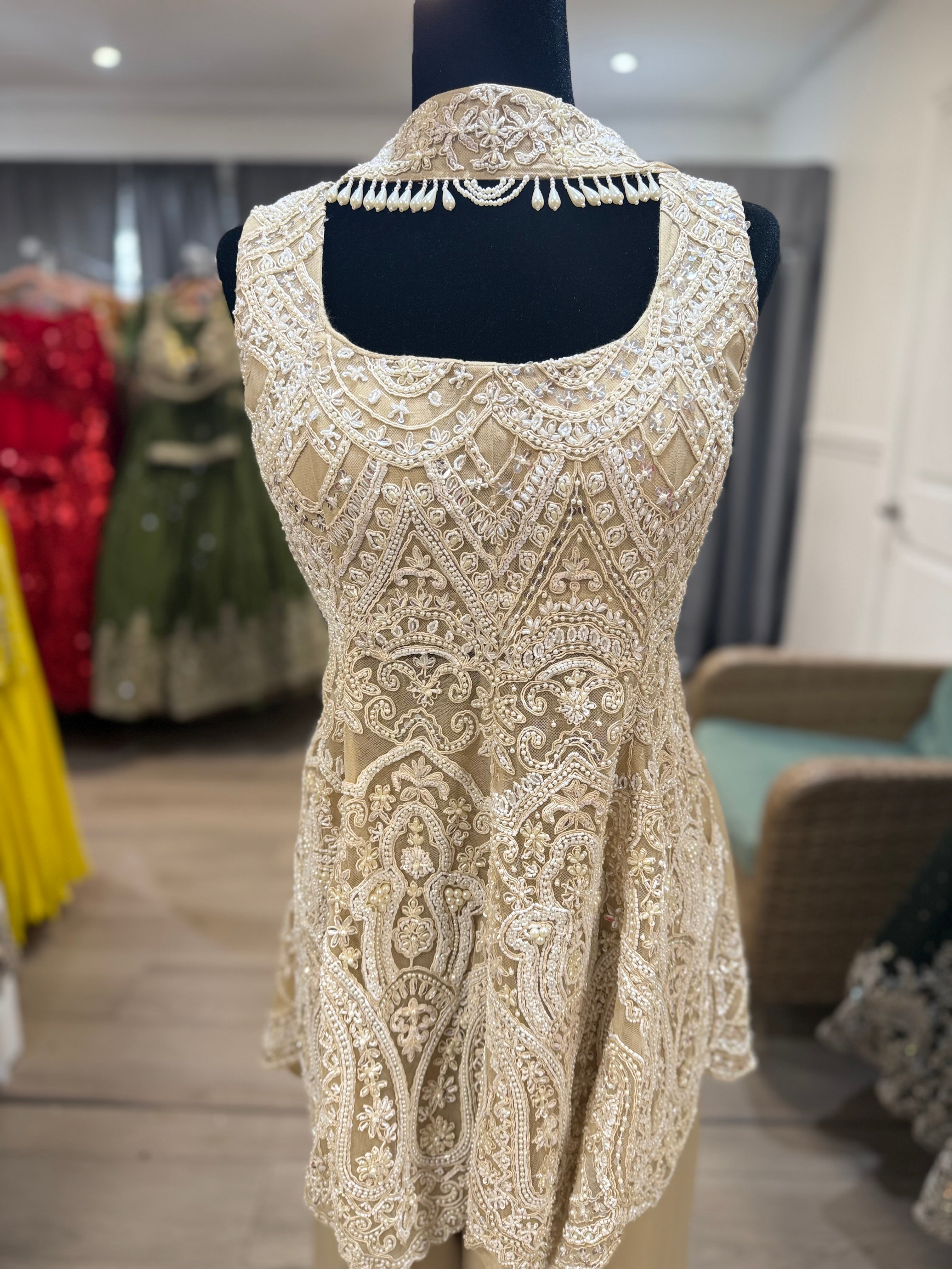 Embroidered suit – Kanada Kulture