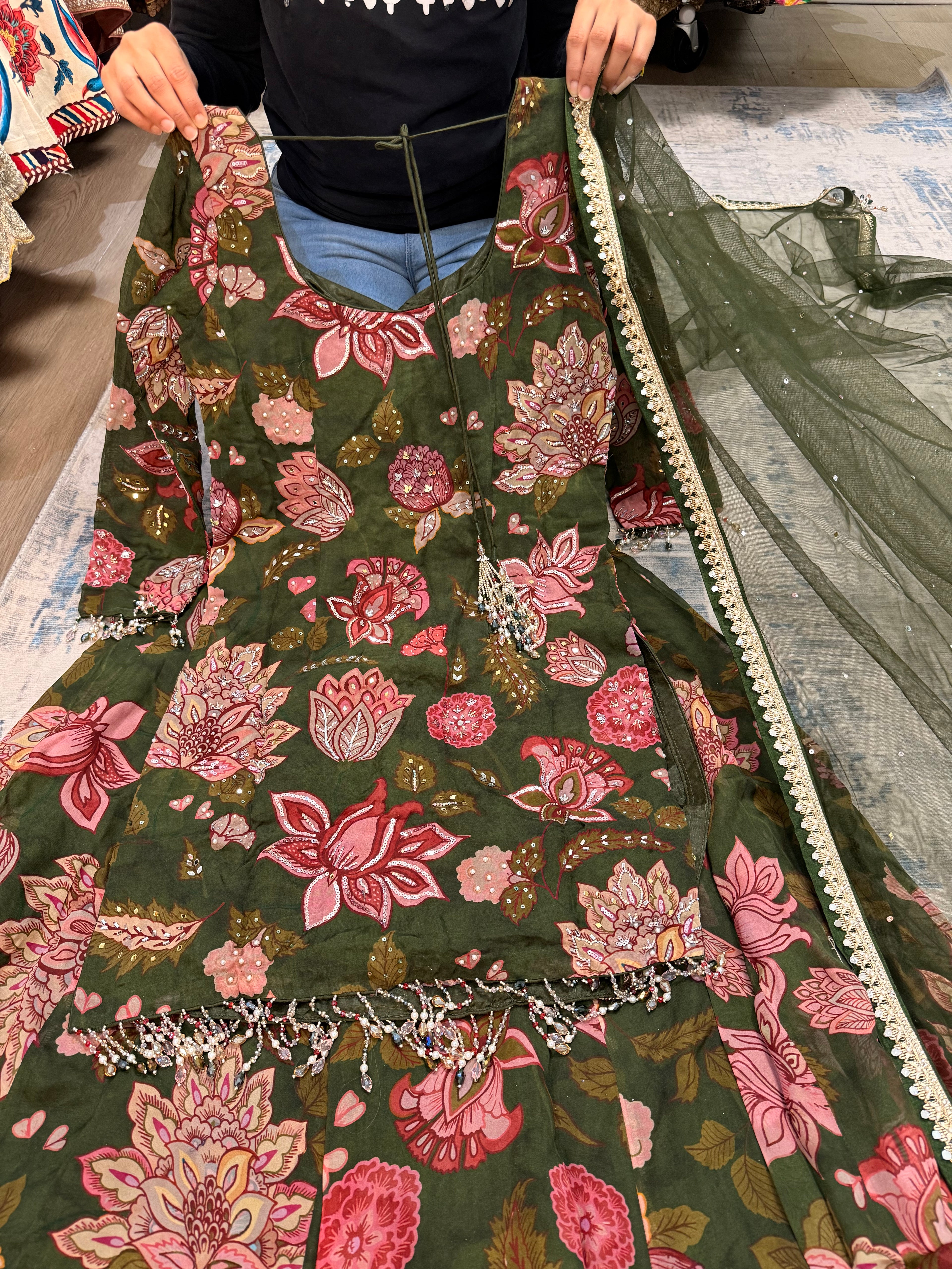Embroidered suit – Kanada Kulture