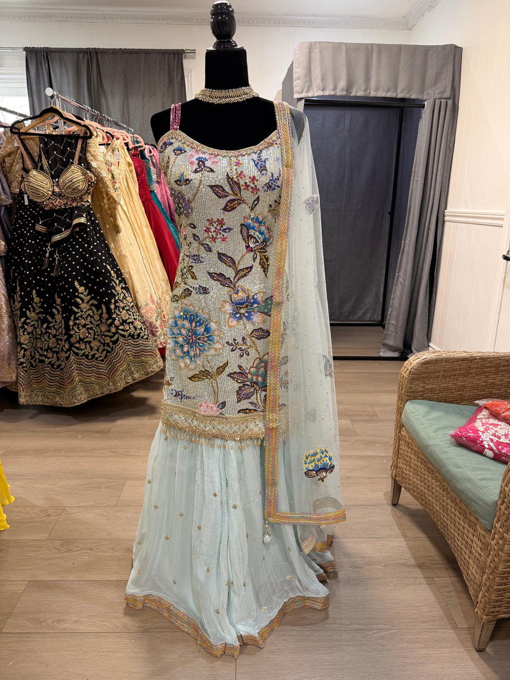 Embroidered suit – Kanada Kulture