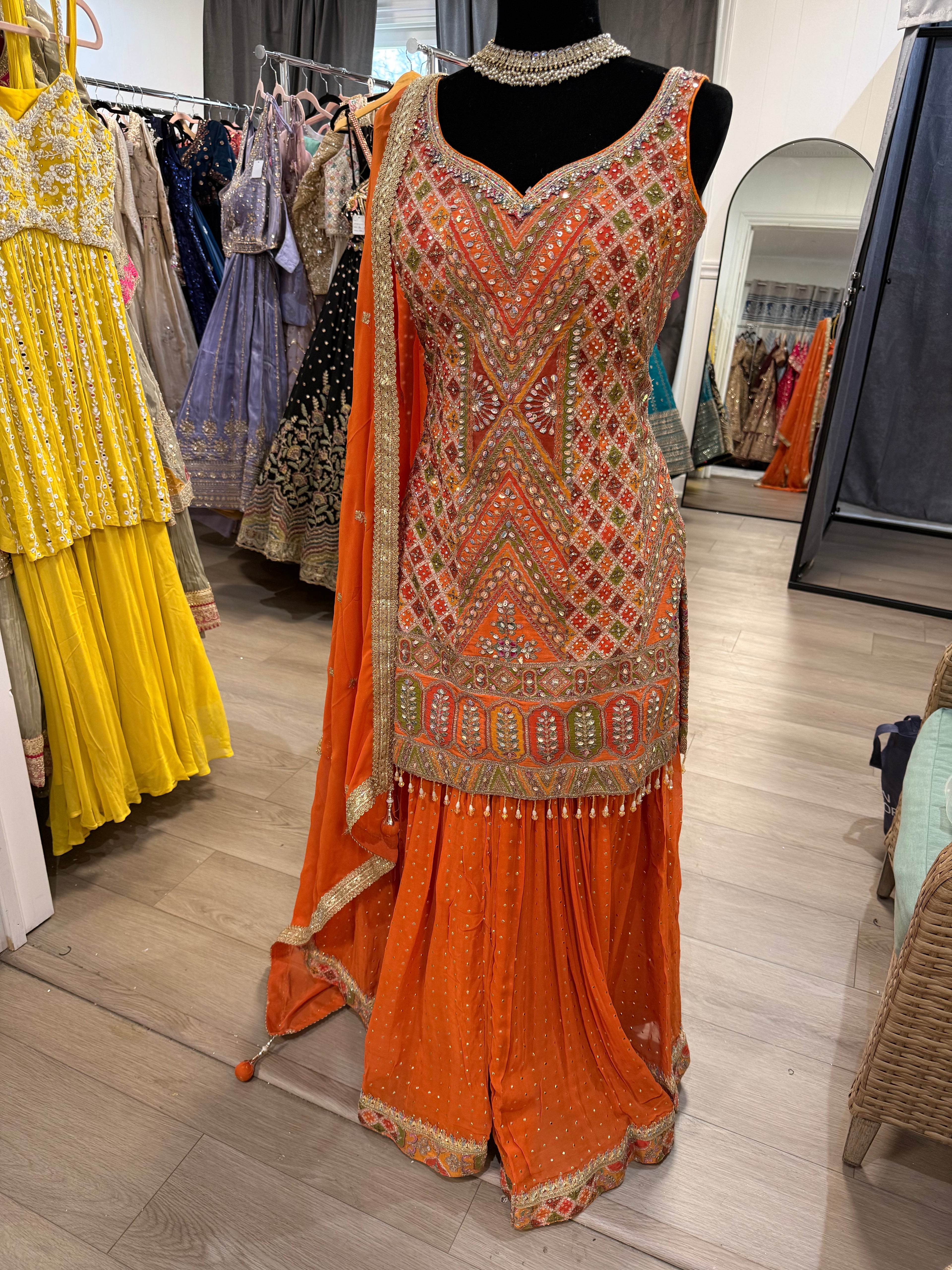Thread Zari work Embroidered suit – Kanada Kulture
