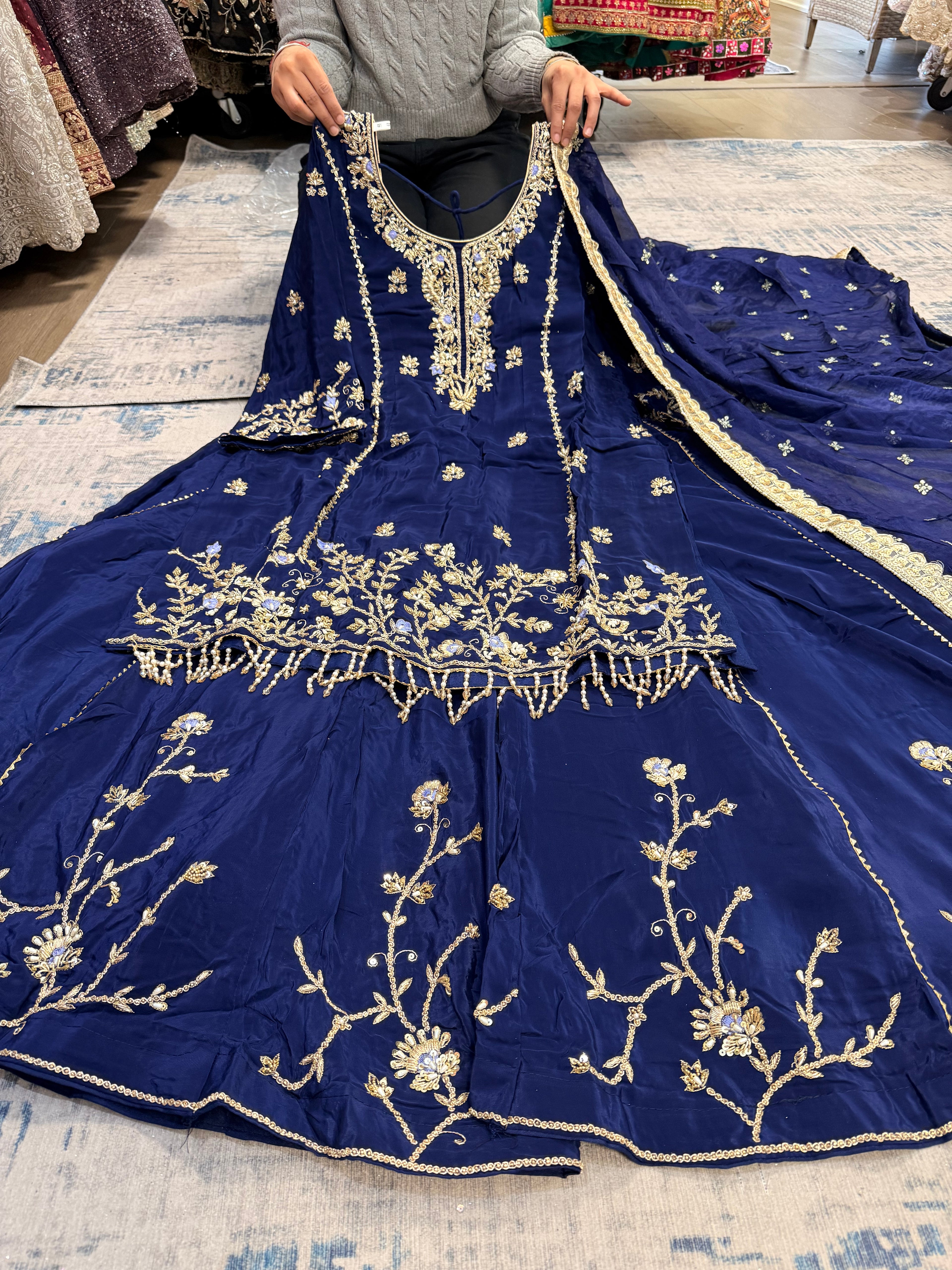 Size 48 Embroidered suit – Kanada Kulture