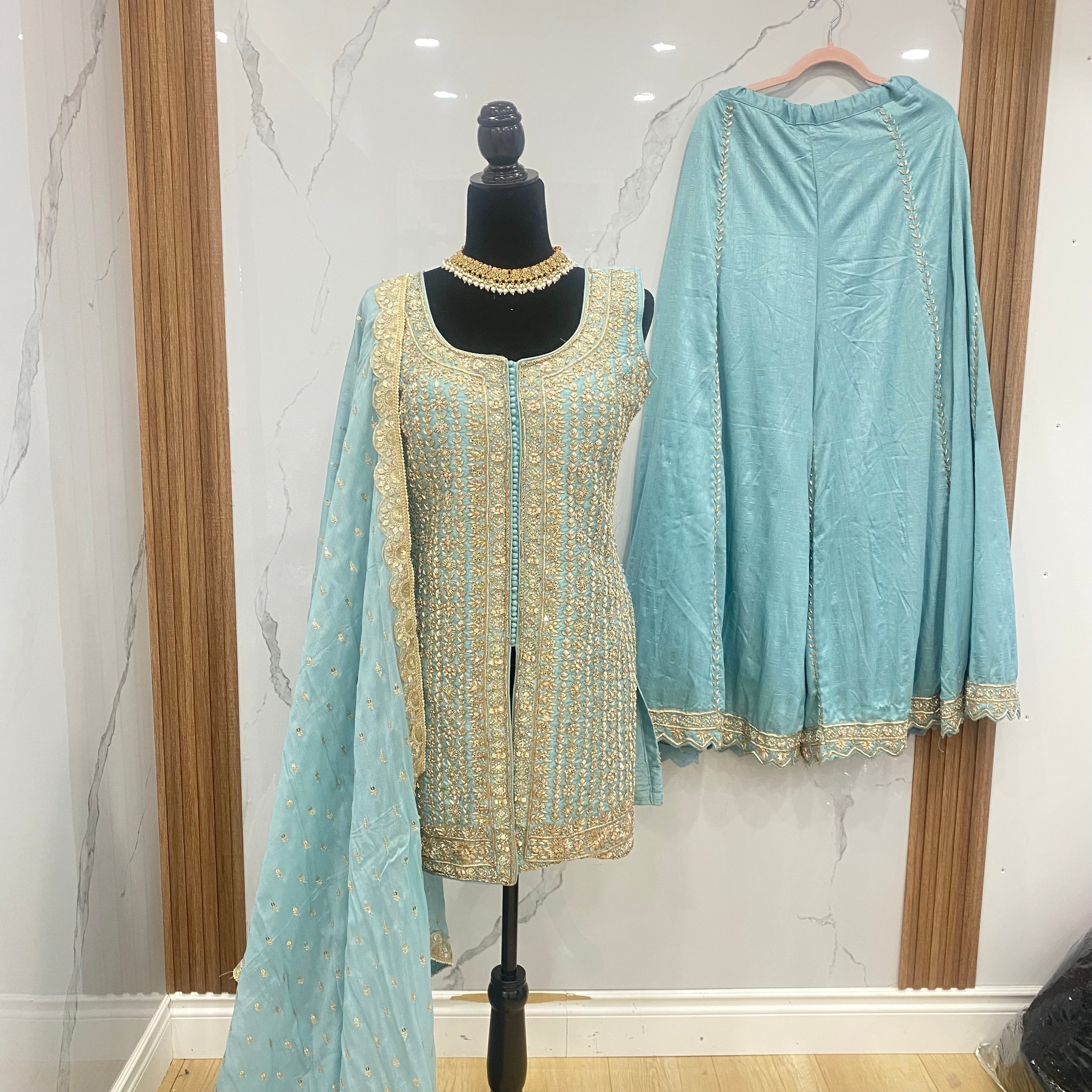 Zardozi hand Embroidered suit – Kanada Kulture
