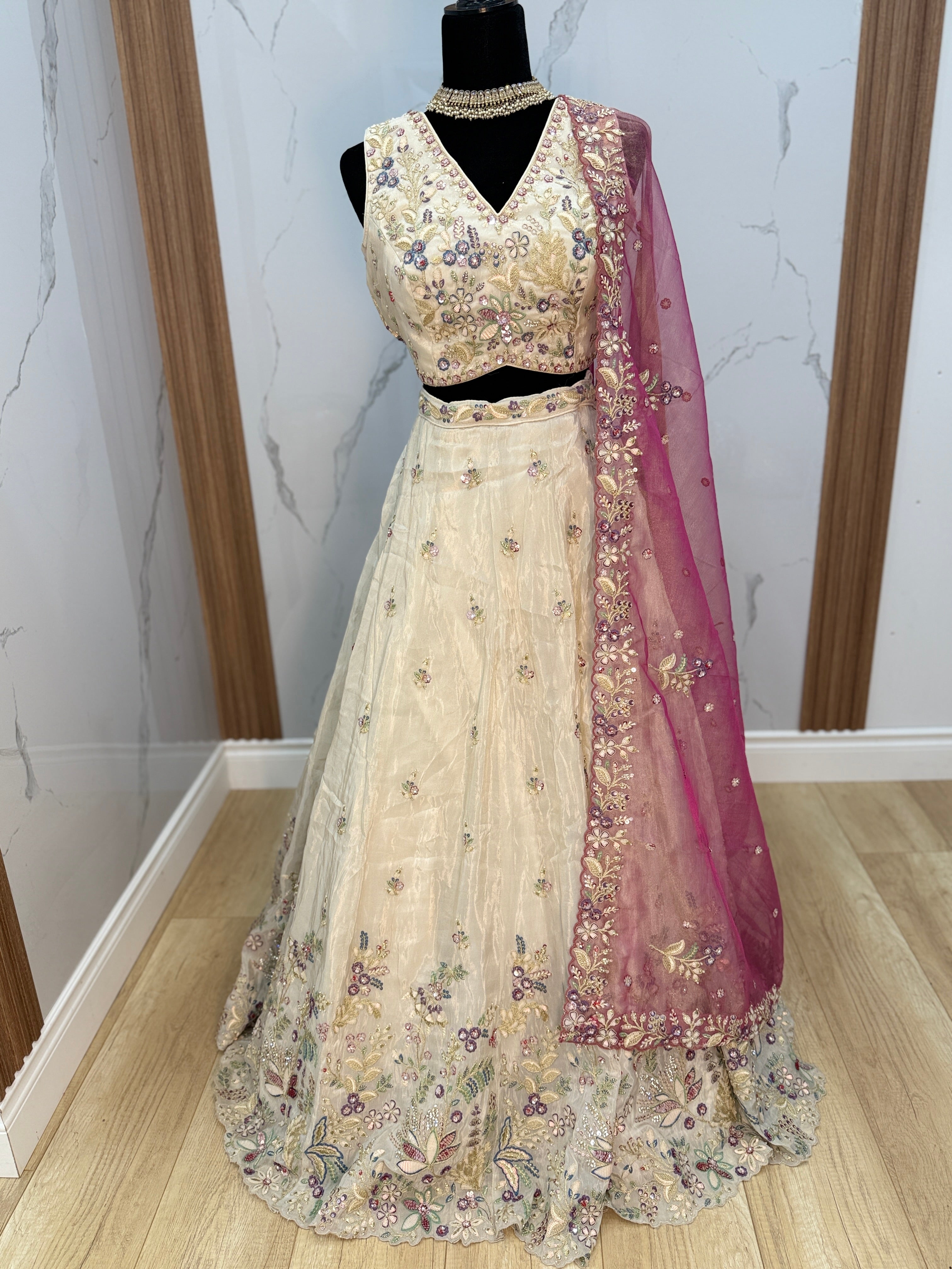 Heavy lehenga choli with contrast dhupatt