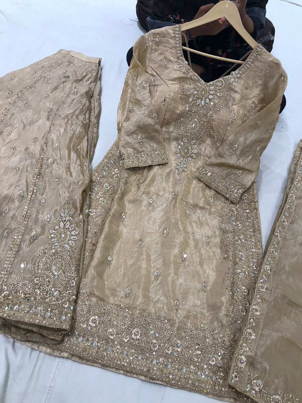 Embroidered suit – Kanada Kulture