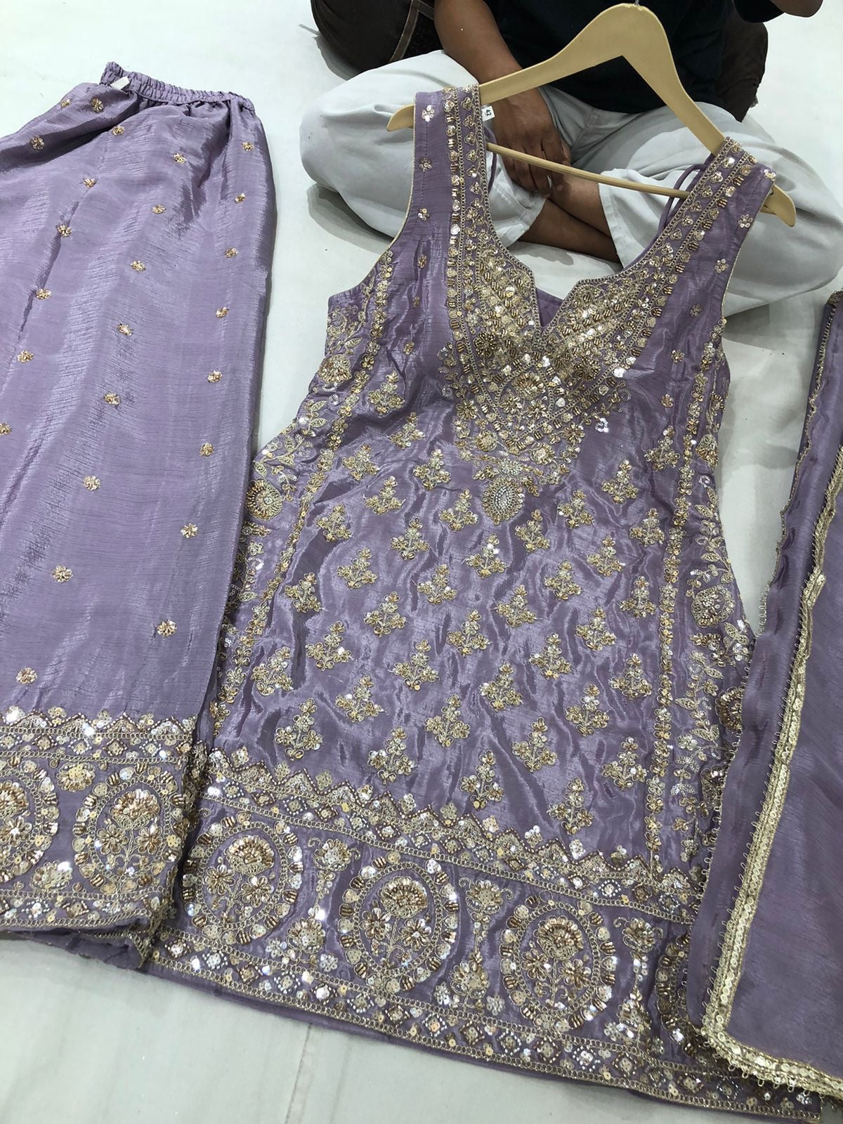 Embroidered suit – Kanada Kulture