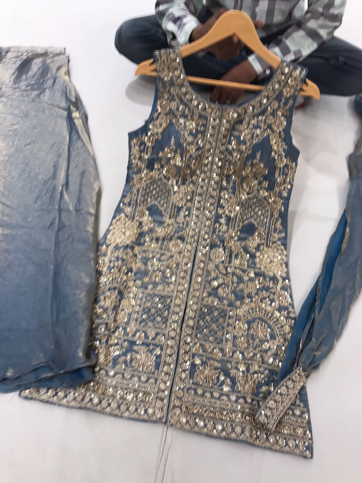 Embroidered suit – Kanada Kulture