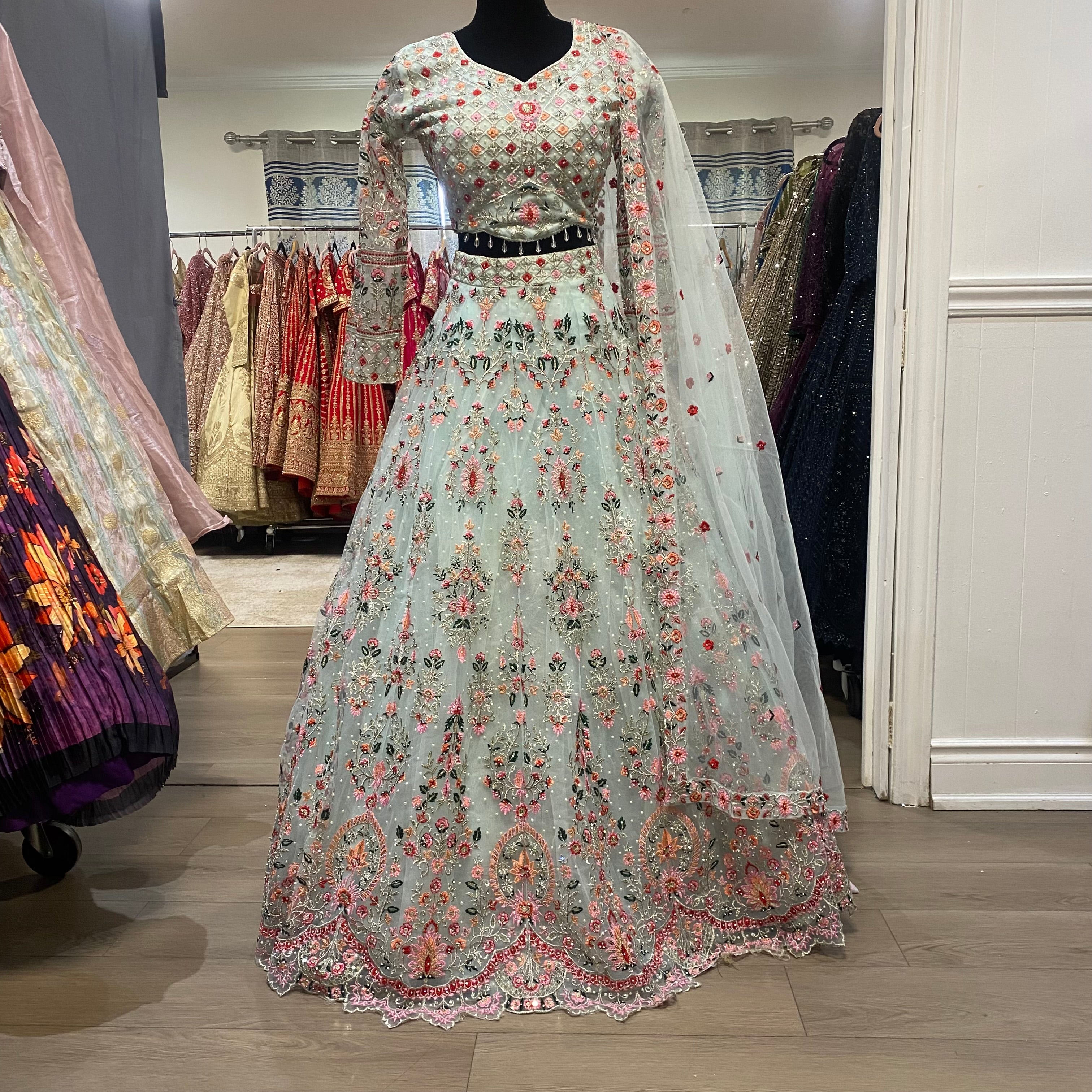 Beautiful wedding Wear Lehenga Choli