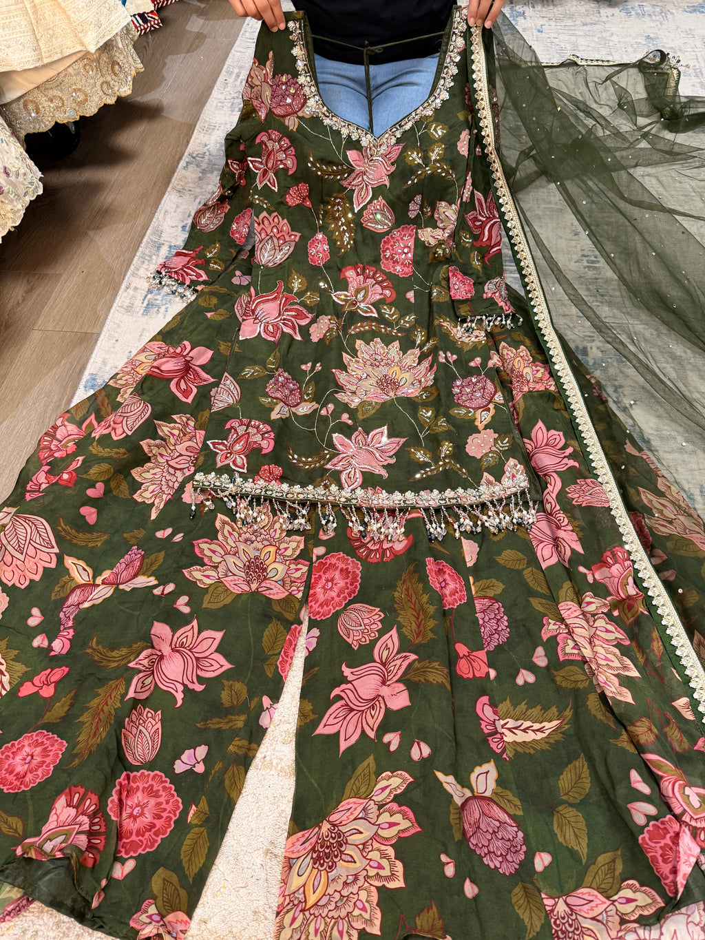 Embroidered suit – Kanada Kulture