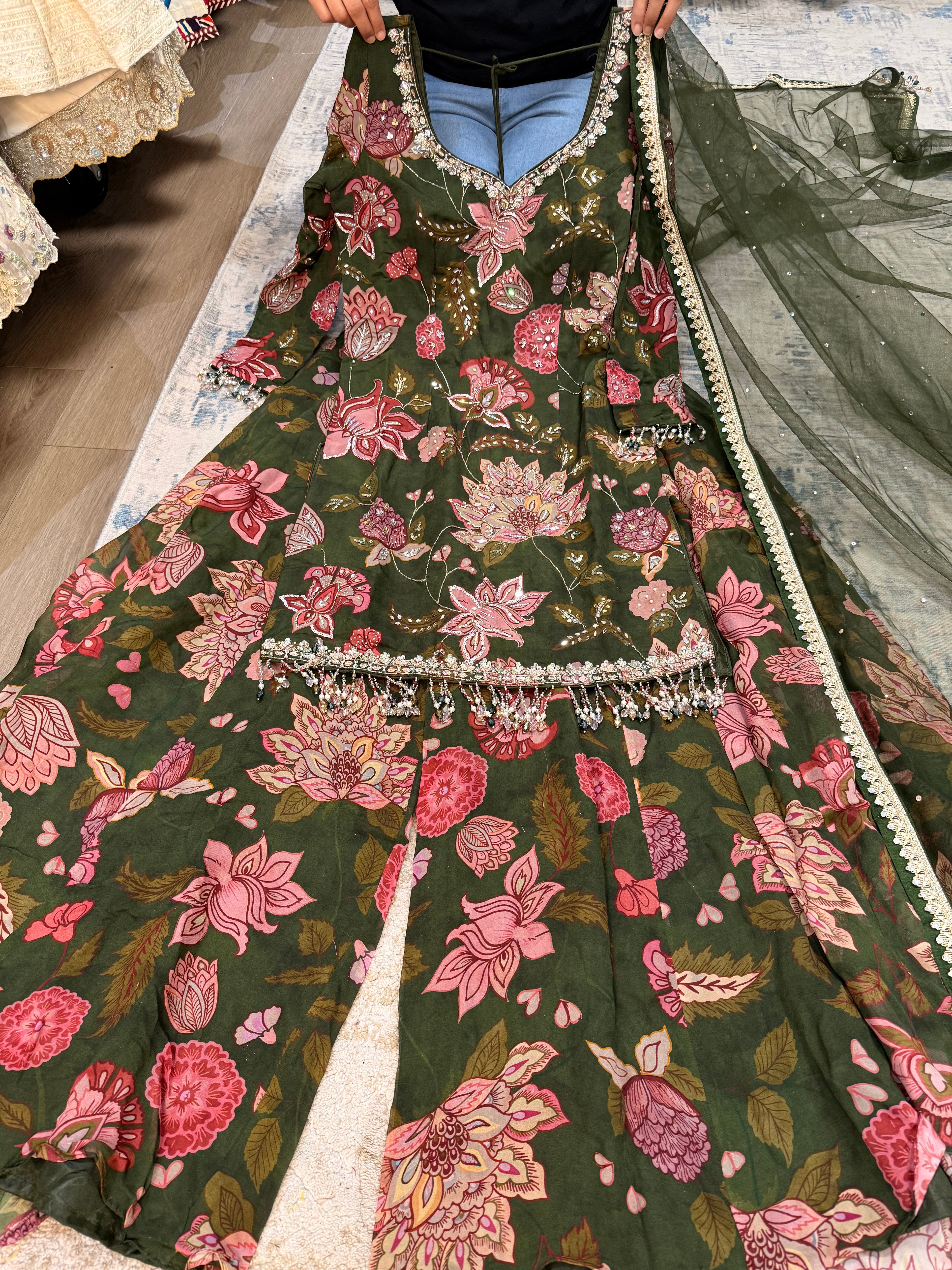 Embroidered suit – Kanada Kulture
