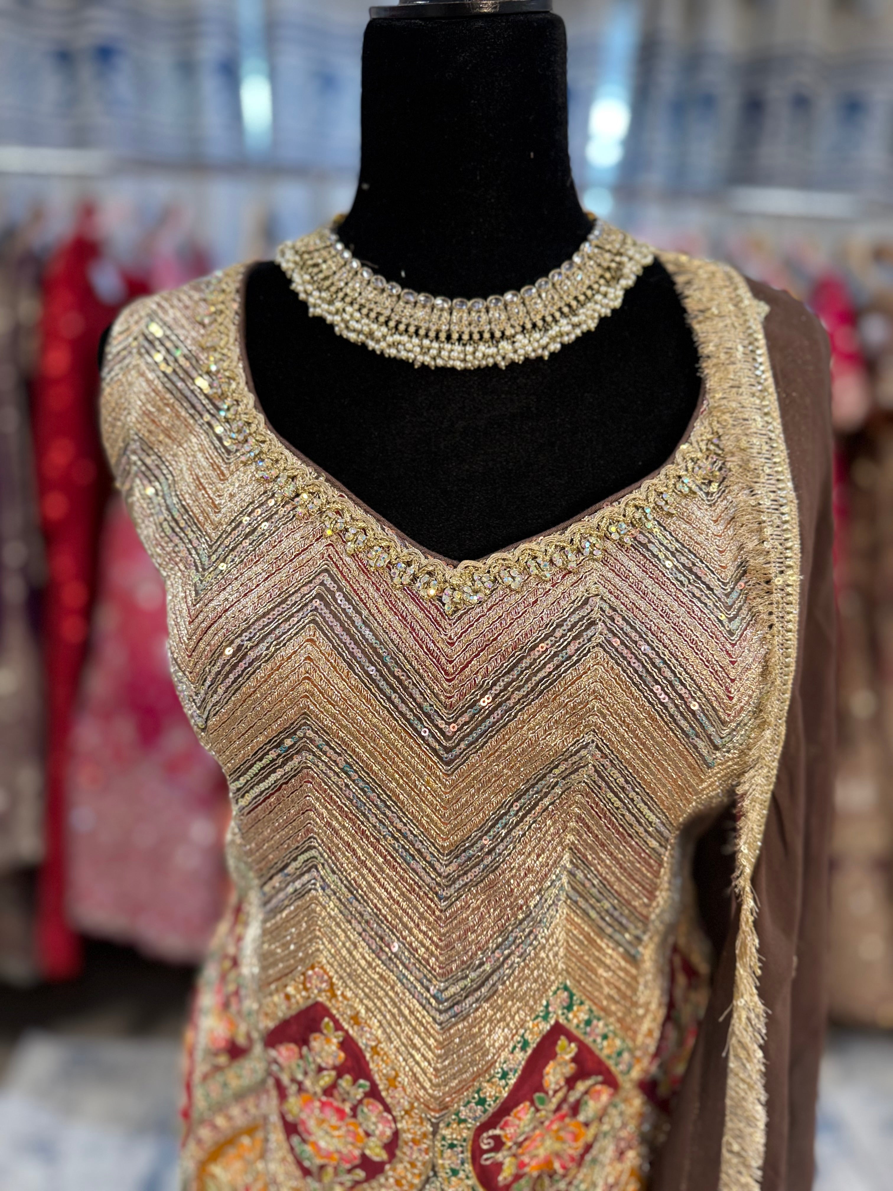 Size 44 Embroidered suit – Kanada Kulture