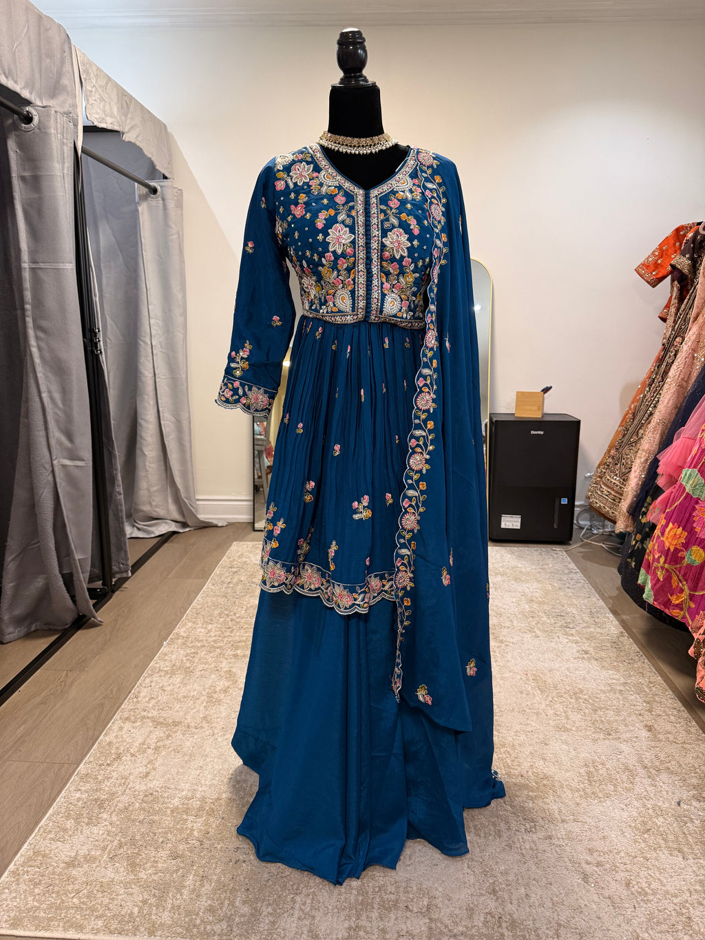 Embroidered suit – Kanada Kulture