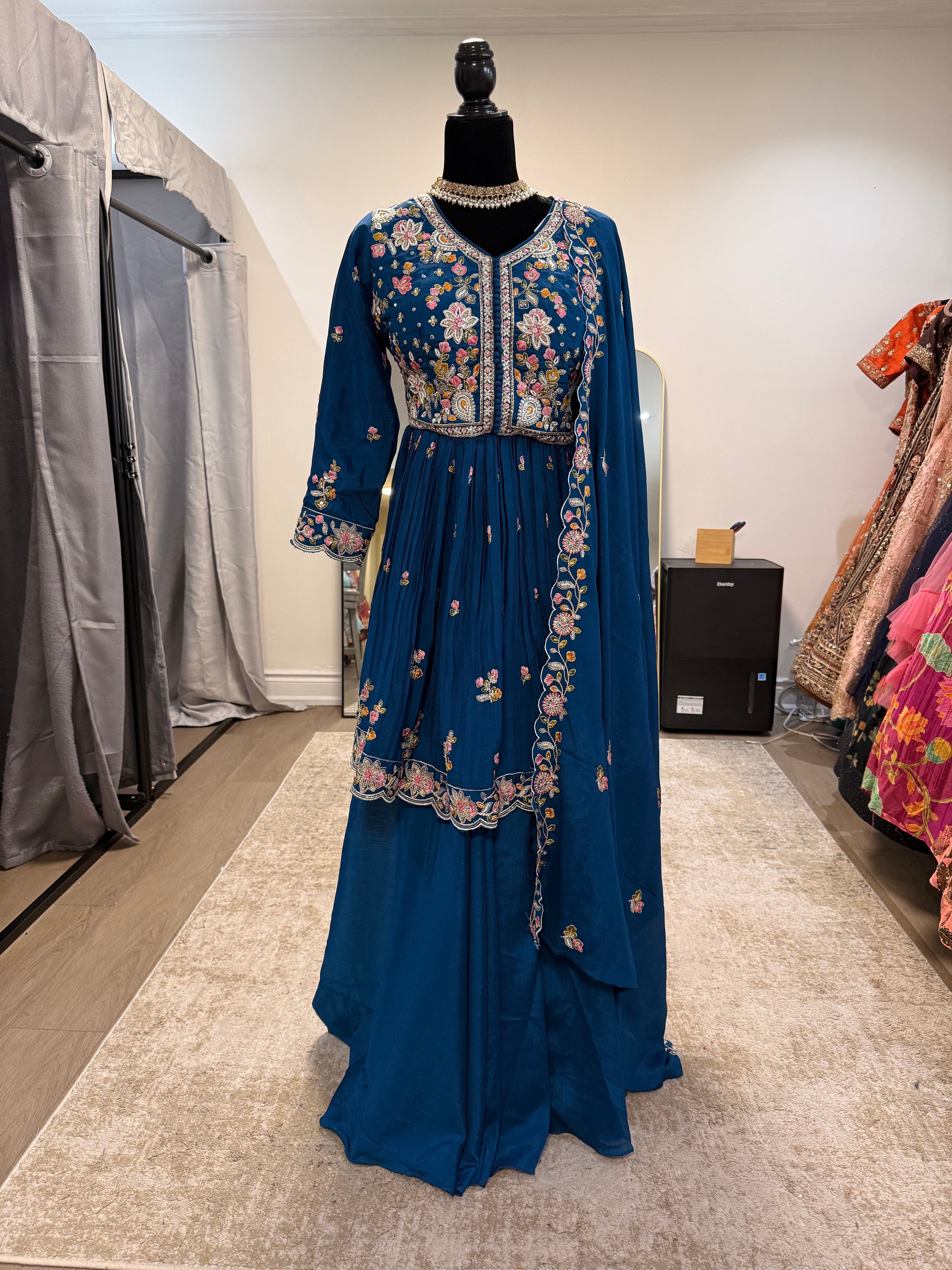Embroidered suit – Kanada Kulture
