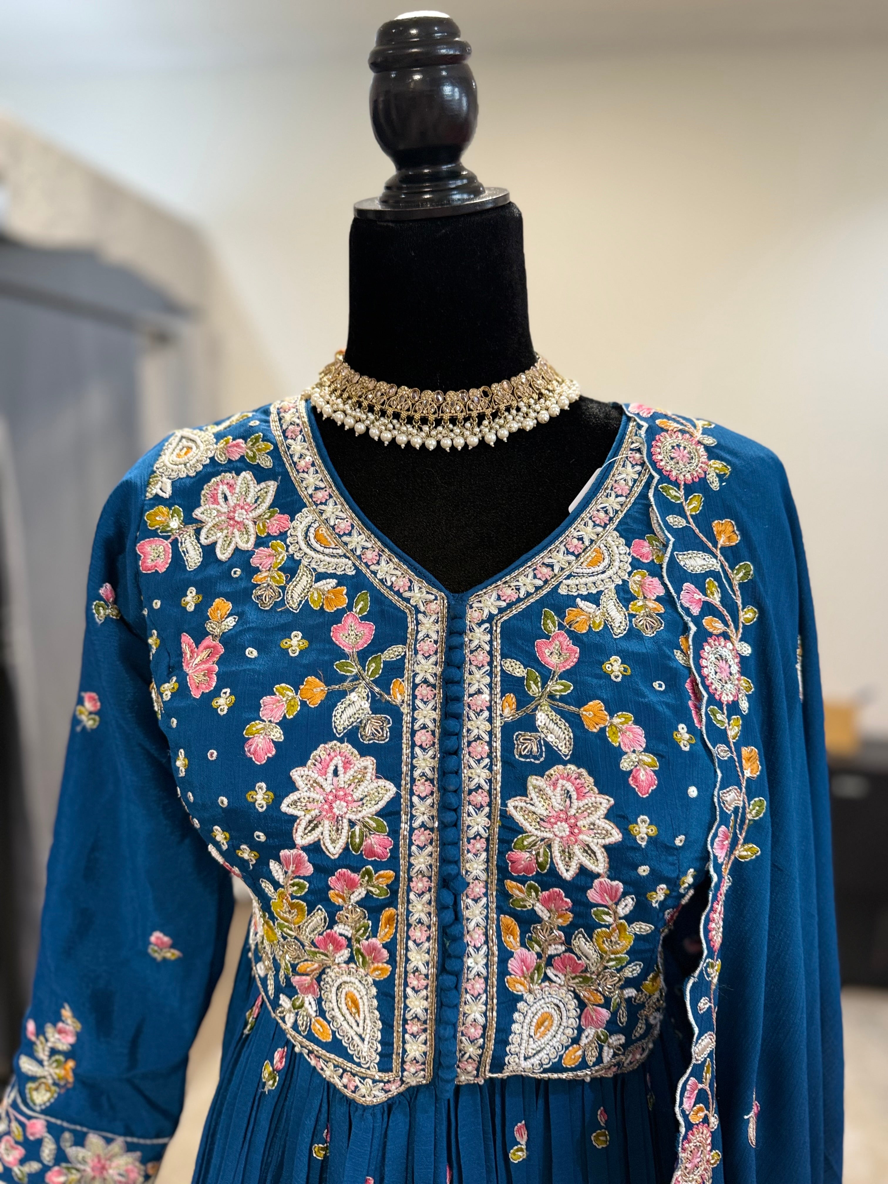 Embroidered suit – Kanada Kulture