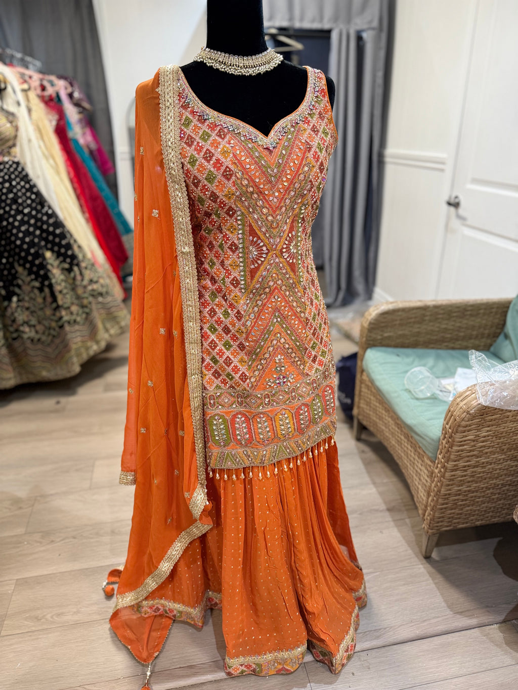 Thread Zari work Embroidered suit – Kanada Kulture