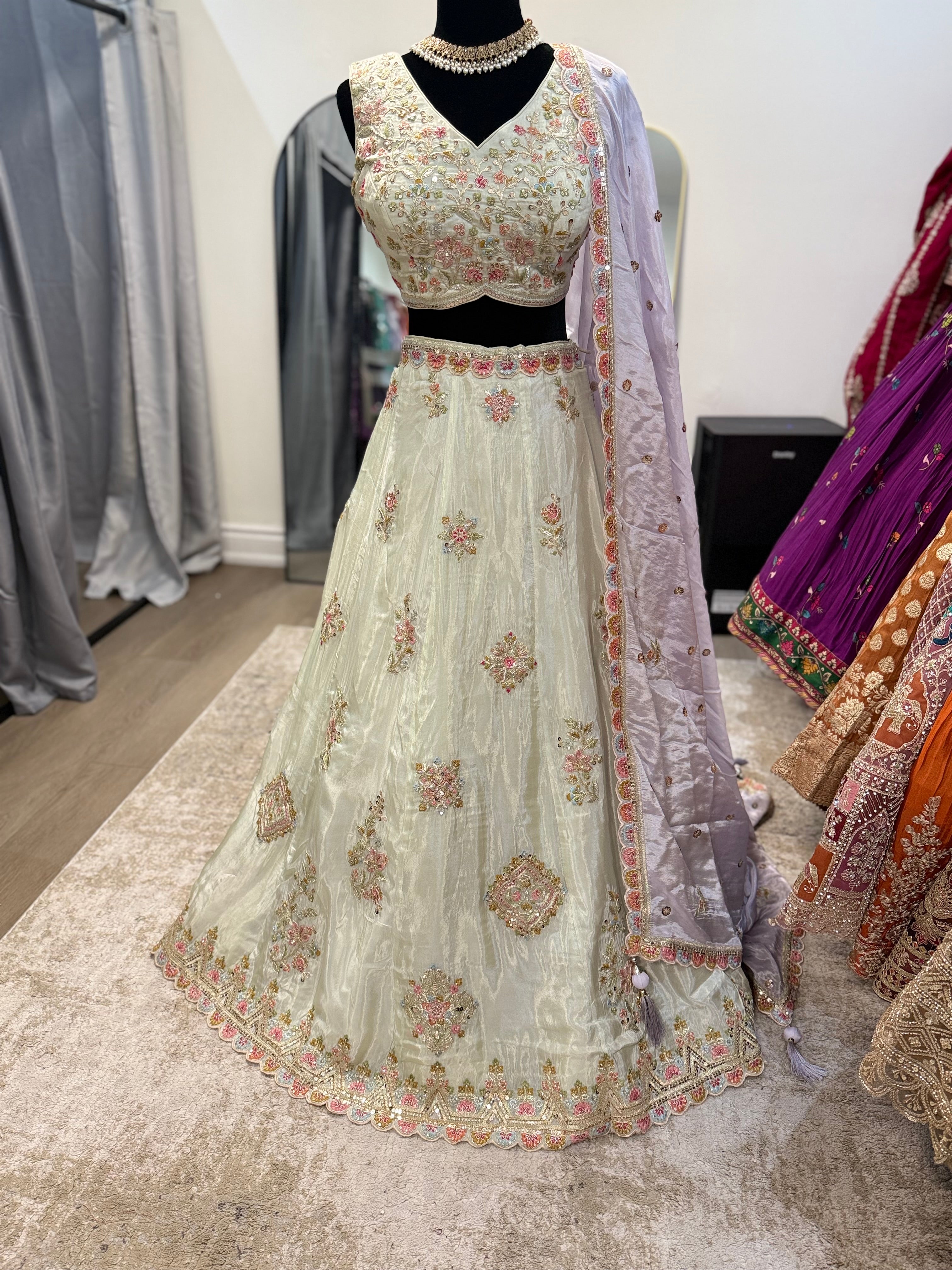 Beautiful wedding Wear Lehenga Choli