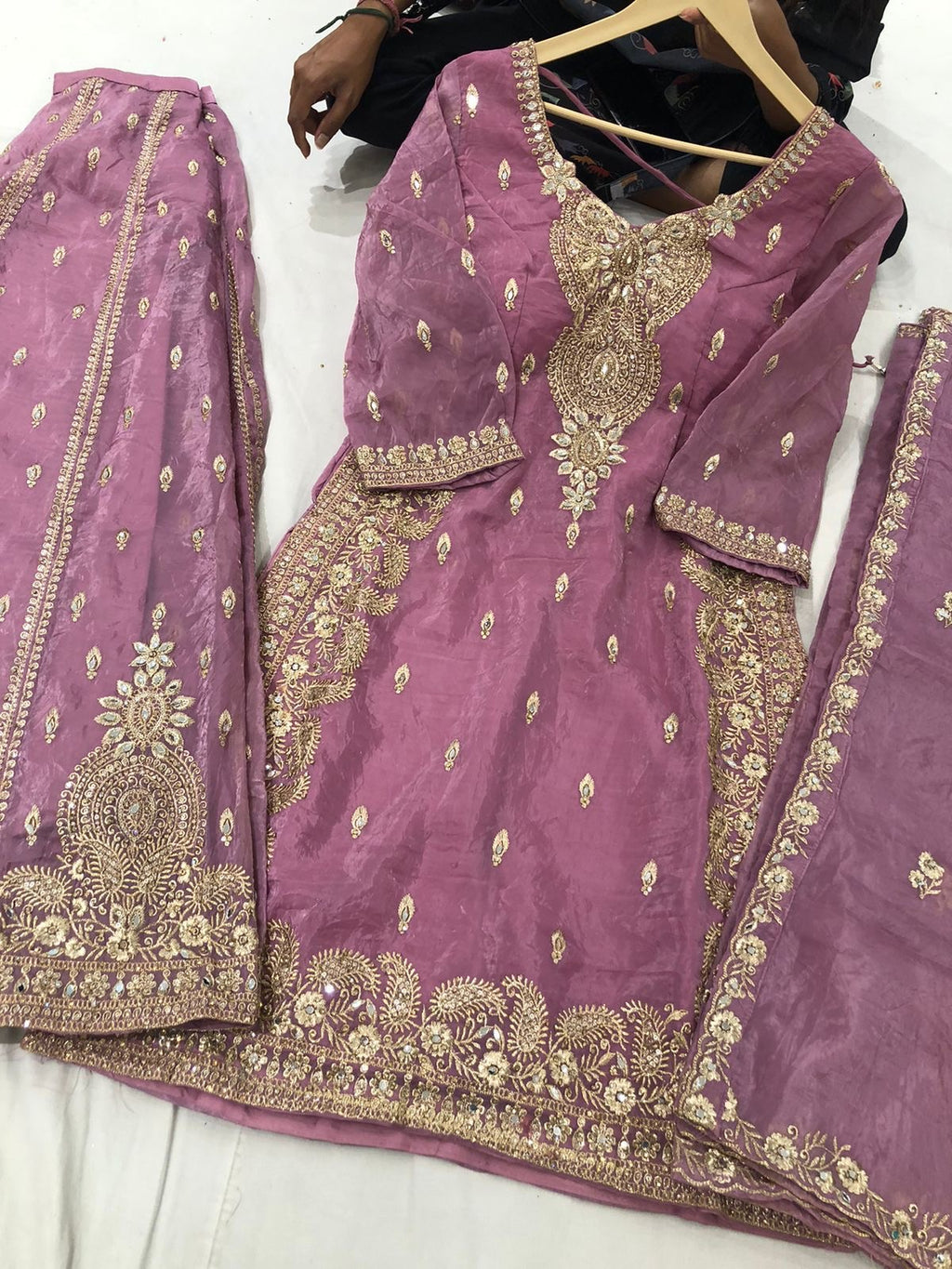 Embroidered suit – Kanada Kulture