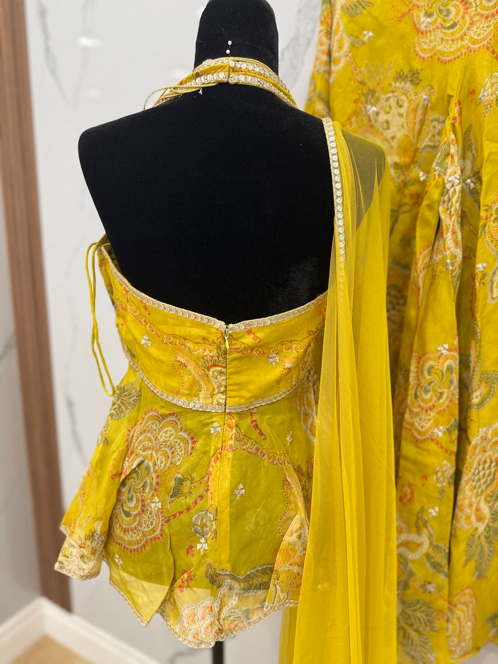 Halter summer suit with pockets in palazoo