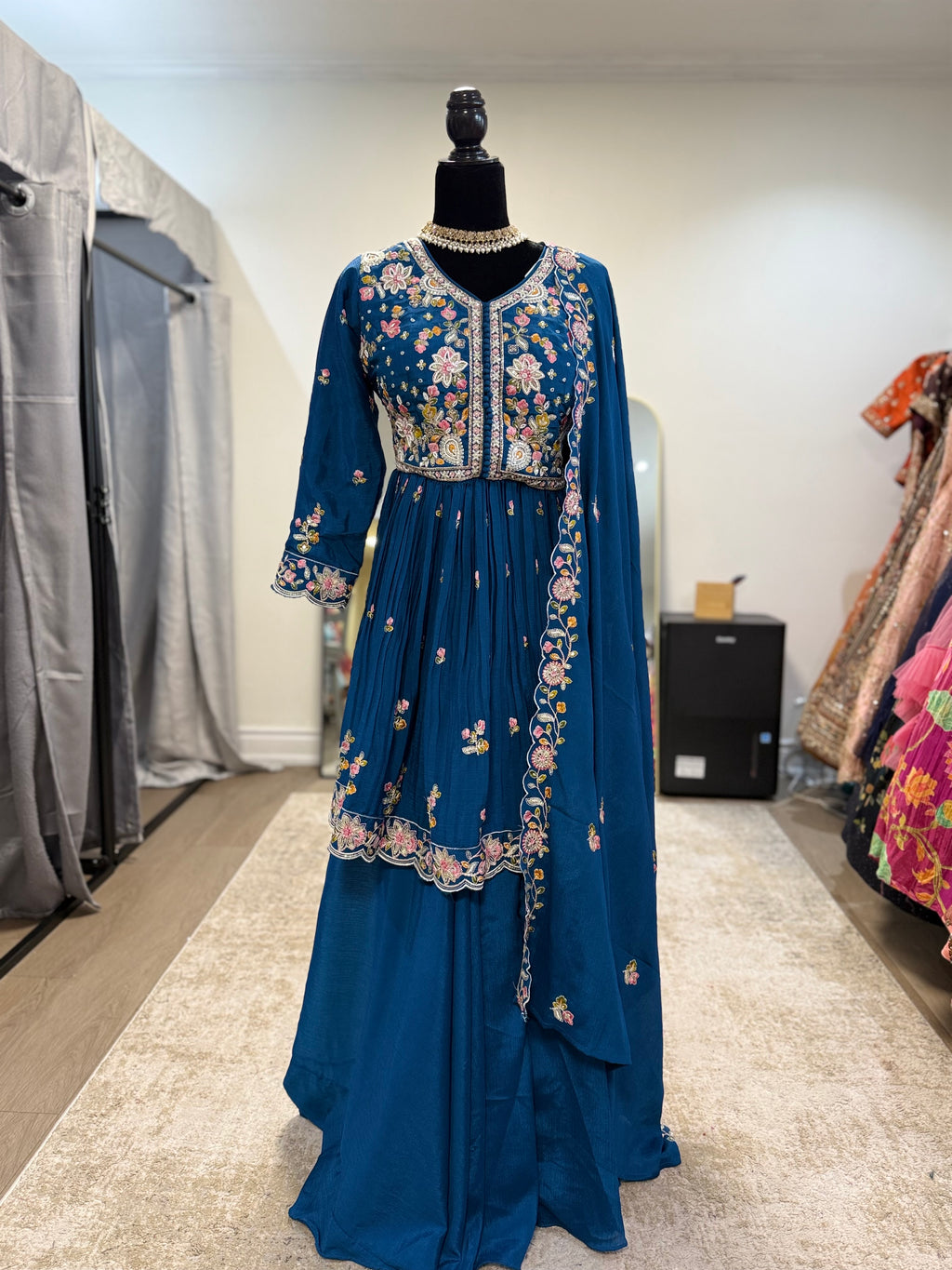 Embroidered suit – Kanada Kulture
