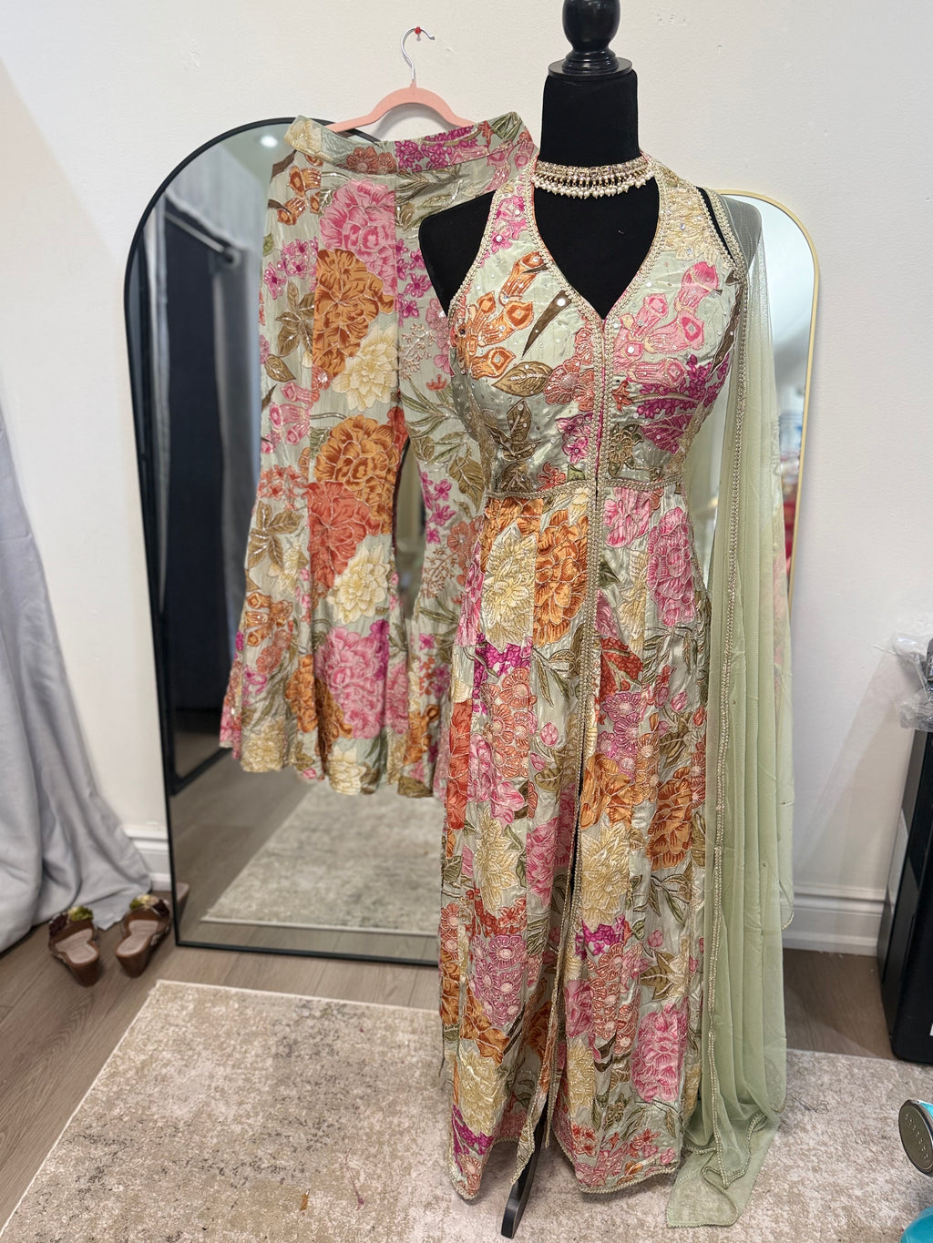 Nyra cut halter neck floral suit – Kanada Kulture